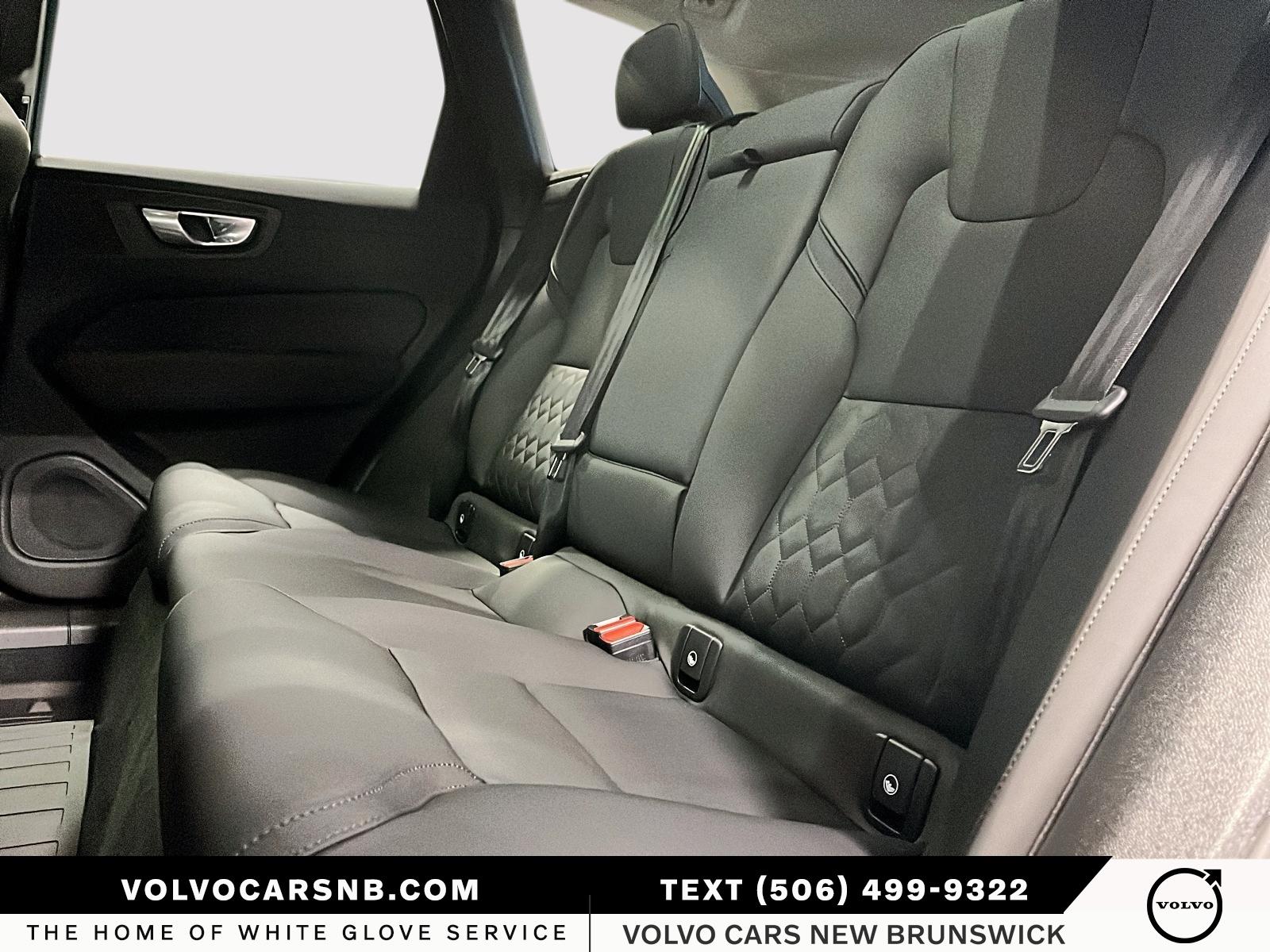 2026 Volvo XC60 B5 Core Dark Theme