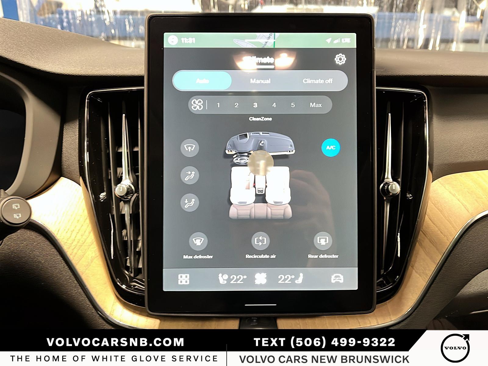 2026 Volvo XC60 B5 Core Dark Theme