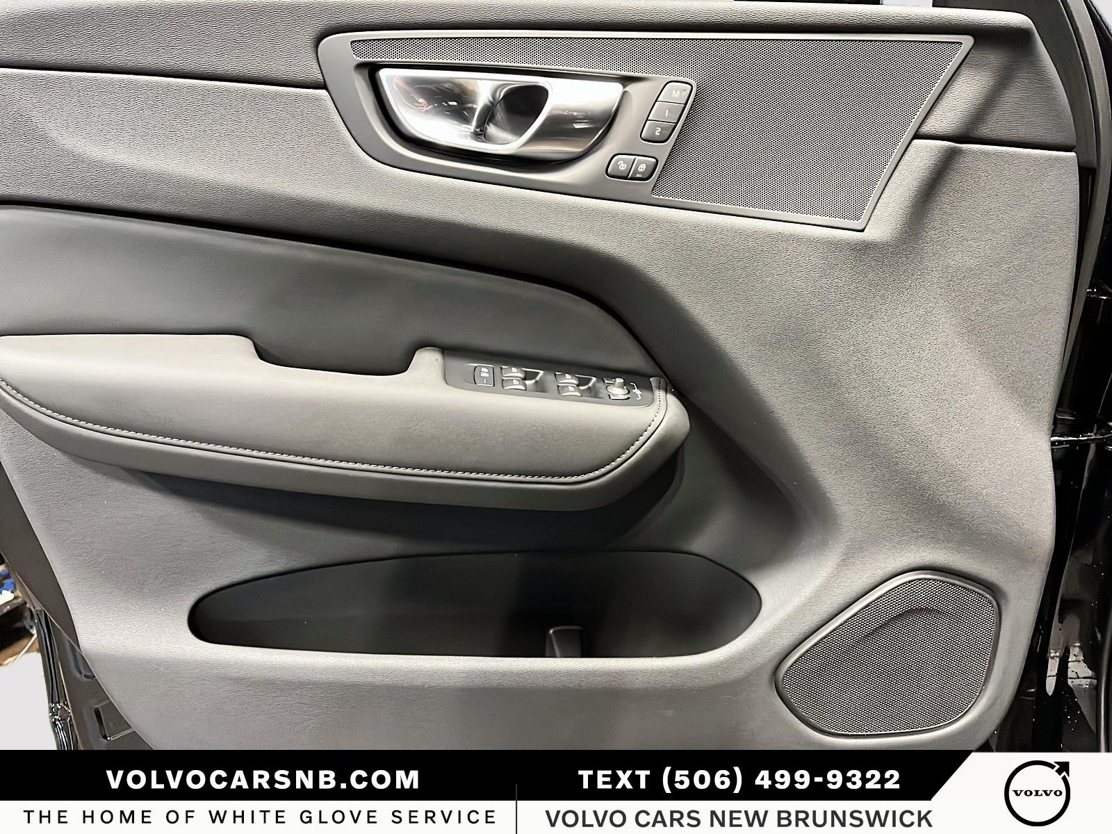 2026 Volvo XC60 B5 Core Dark Theme