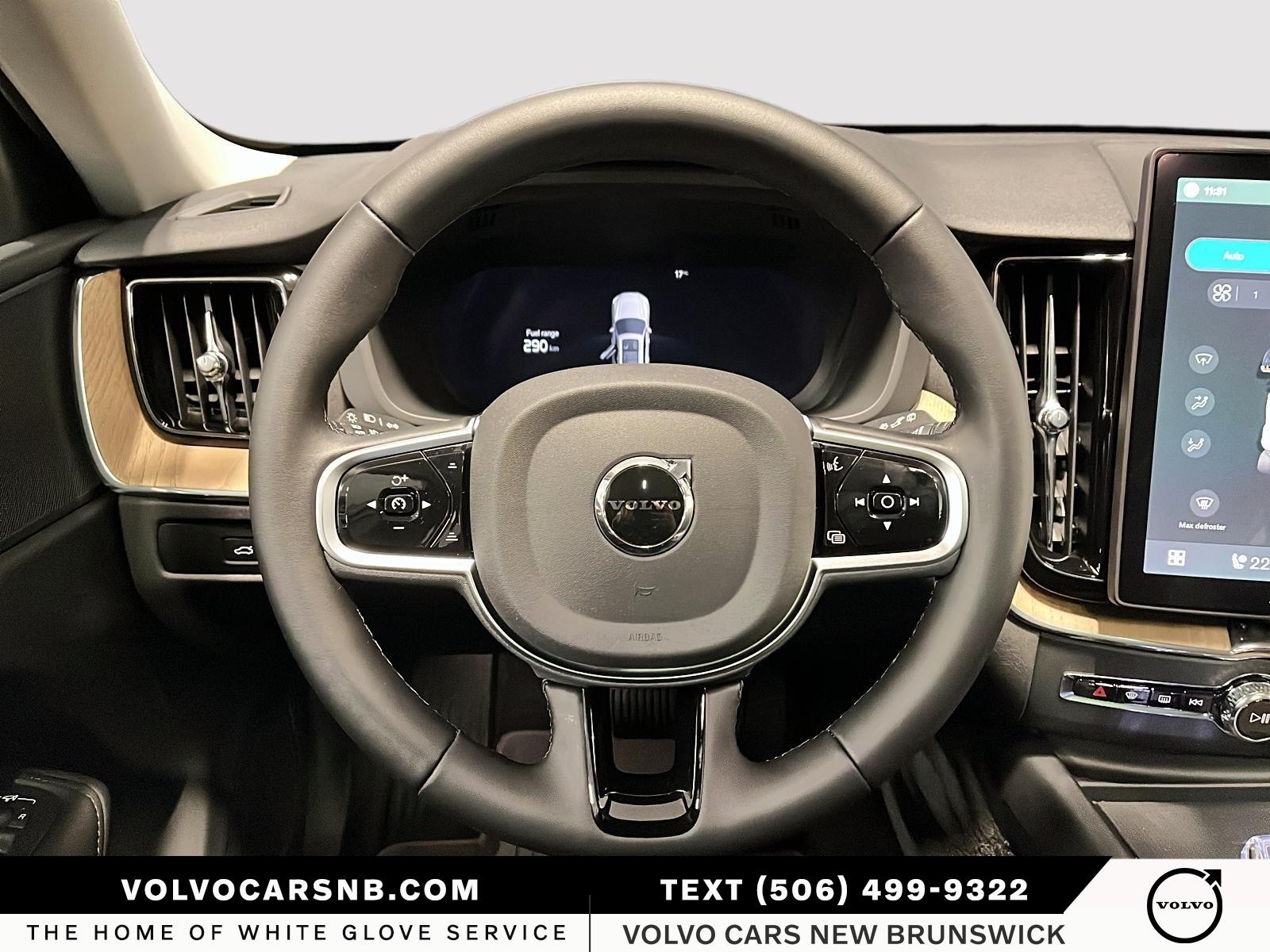 2026 Volvo XC60 B5 Core Dark Theme