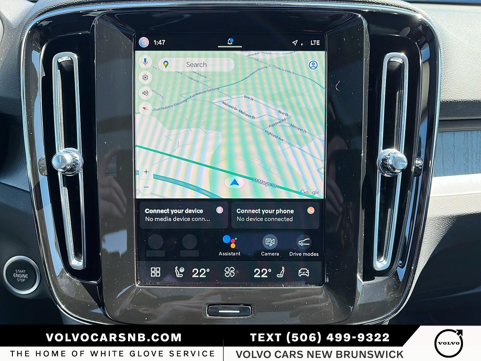 2025 Volvo XC40 B5 Plus Dark Theme