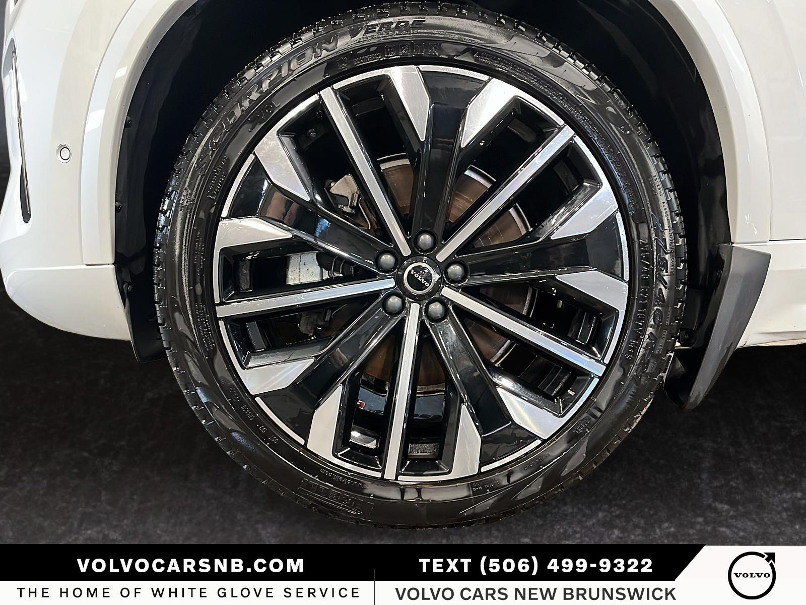 2026 Volvo XC90 B6 Ultra Bright Theme