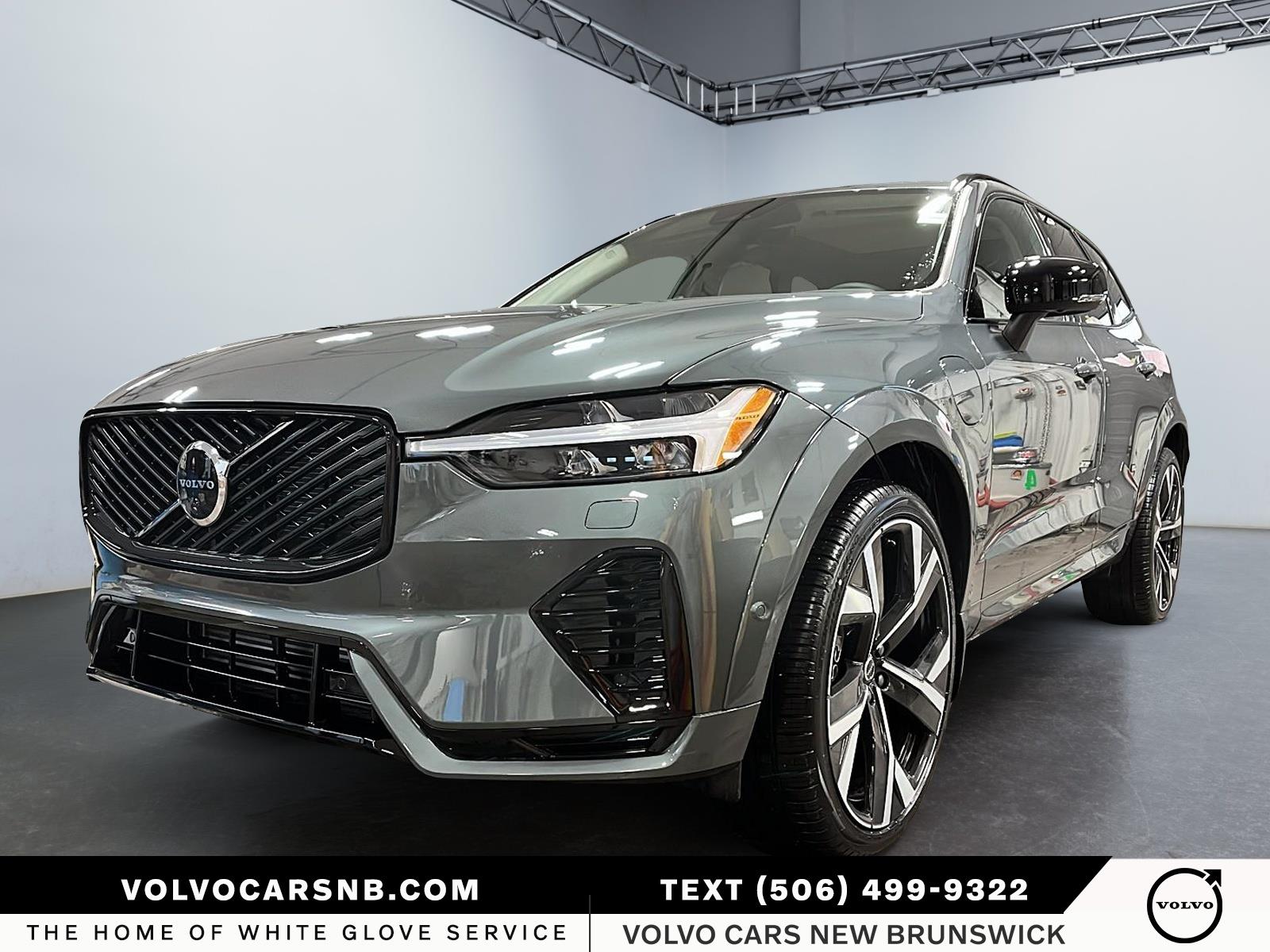 2026 Volvo XC60 Plug-In Hybrid  T8 Ultra Dark Theme