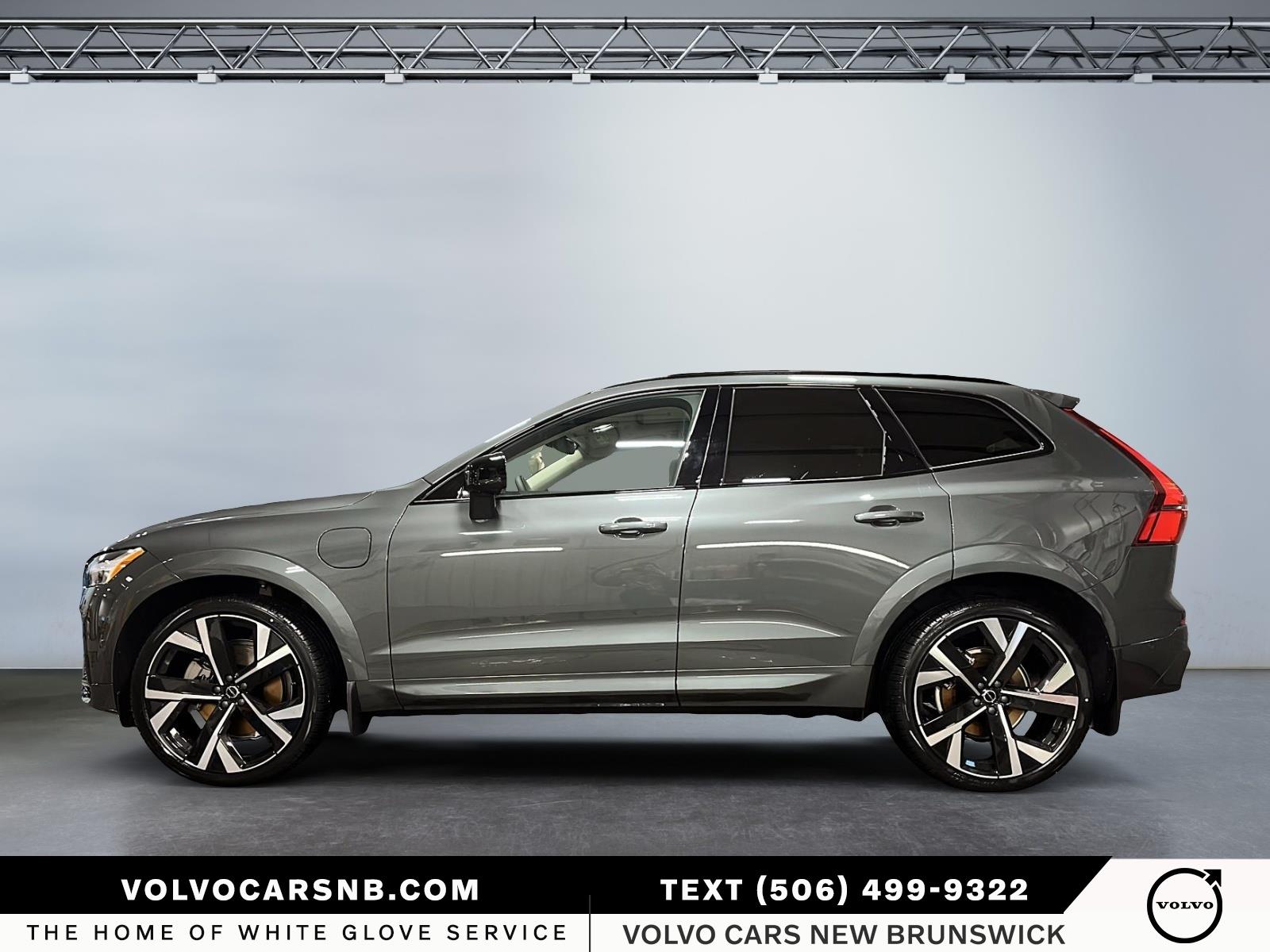 2026 Volvo XC60 Plug-In Hybrid T8 Ultra Dark Theme