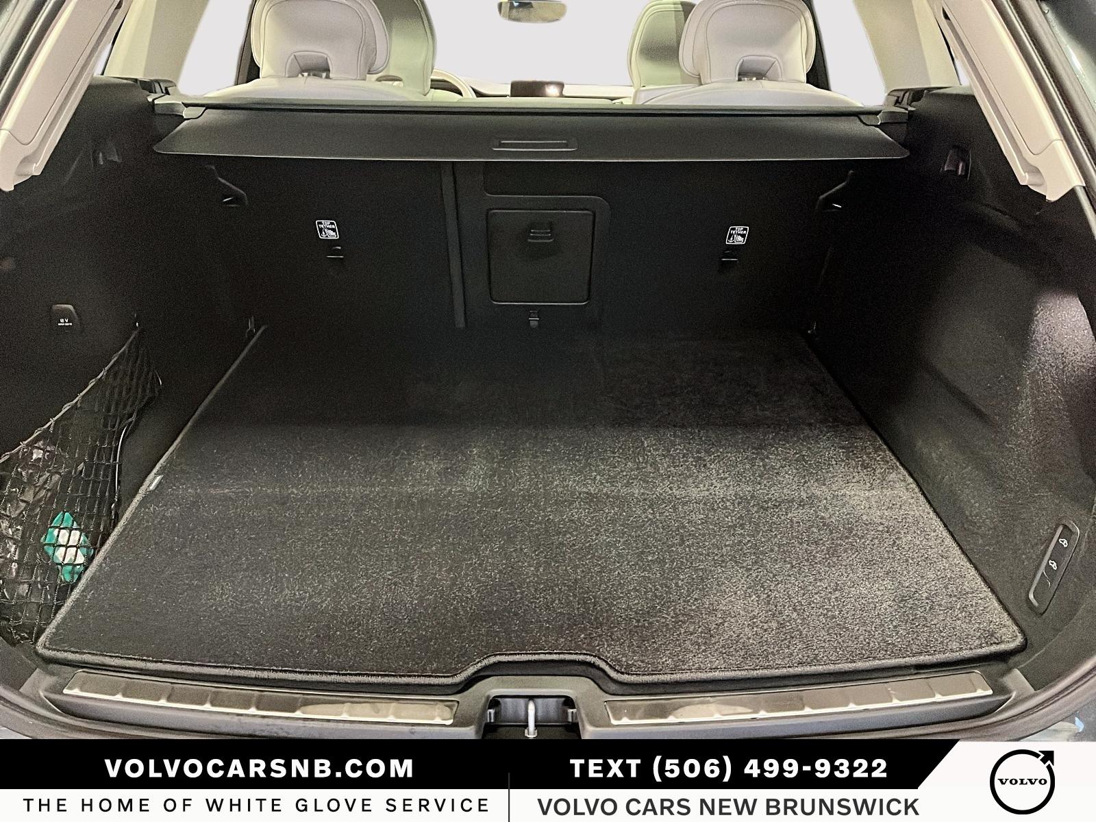 2026 Volvo XC60 Plug-In Hybrid T8 Ultra Dark Theme