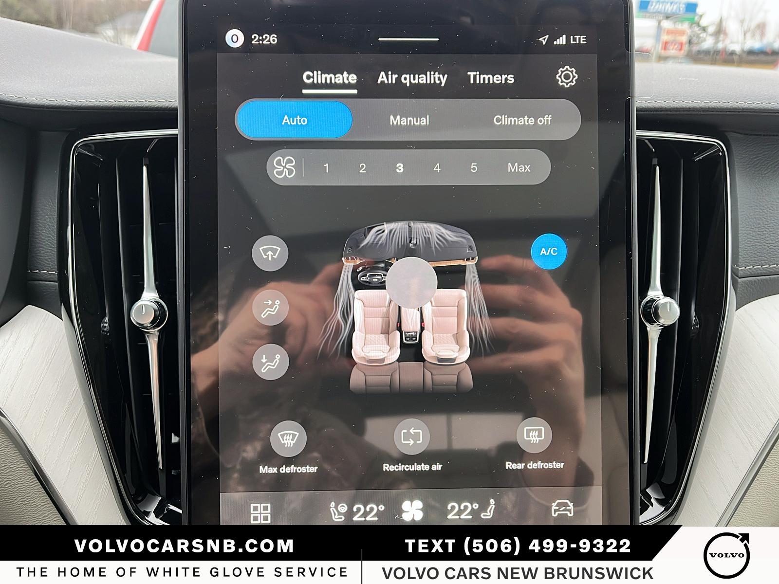 2026 Volvo XC60 Plug-In Hybrid T8 Ultra Dark Theme