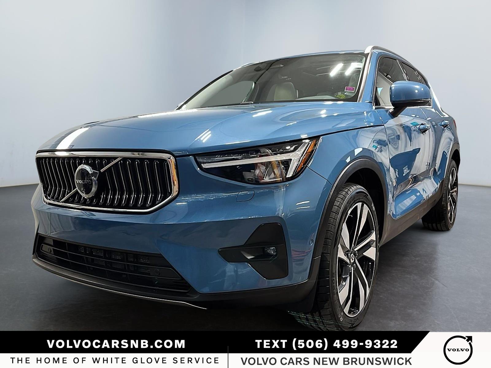 2024 Volvo XC40  B5 Plus Bright Theme