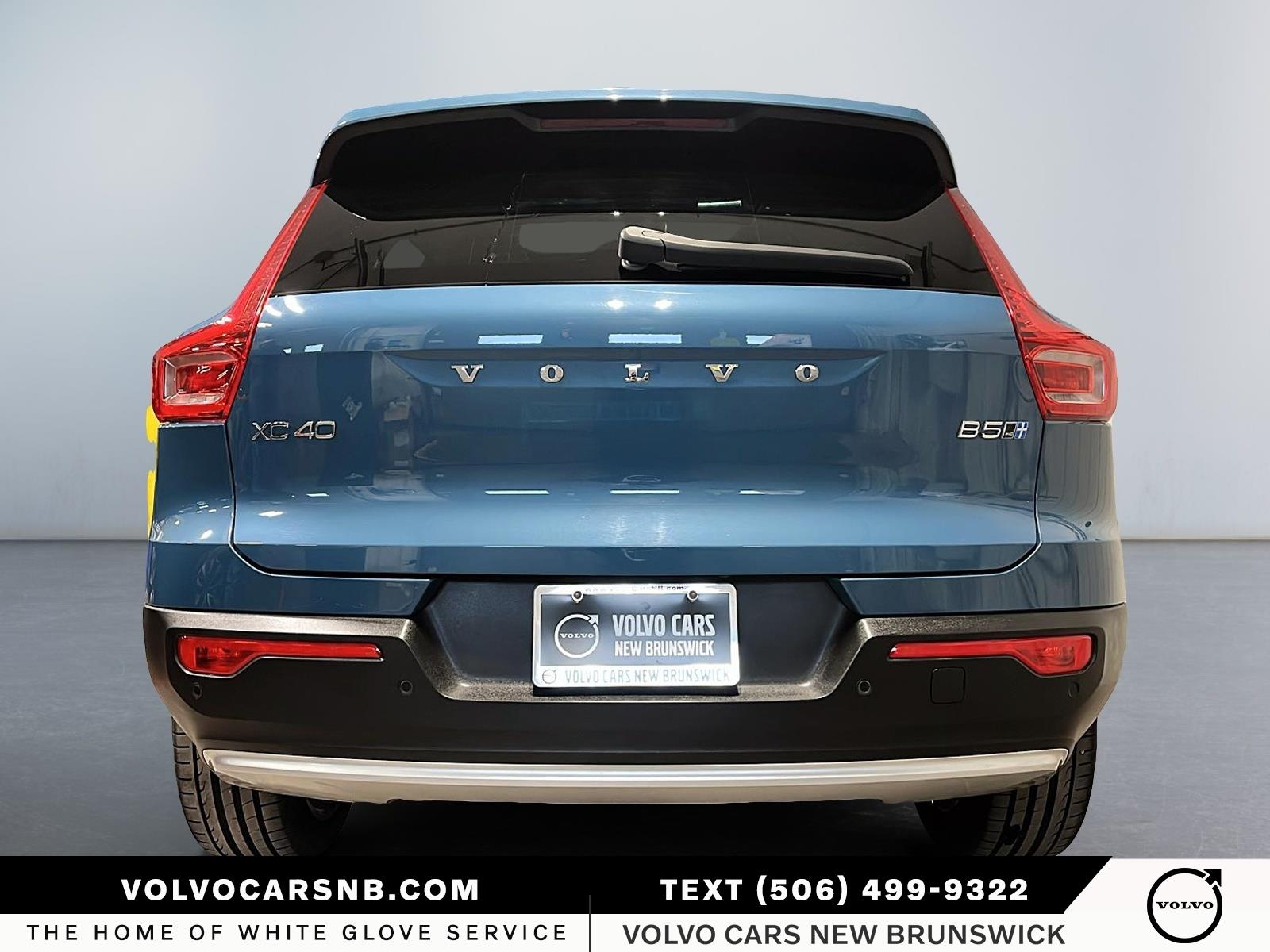 2024 Volvo XC40 B5 Plus Bright Theme