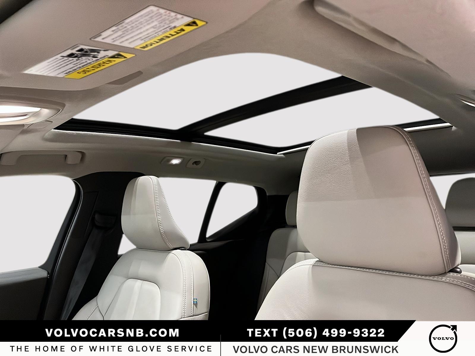 2024 Volvo XC40 B5 Plus Bright Theme