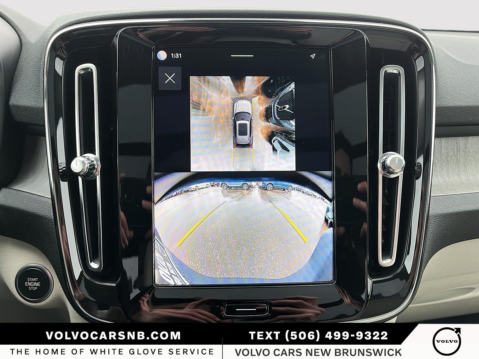 2024 Volvo XC40 B5 Plus Bright Theme