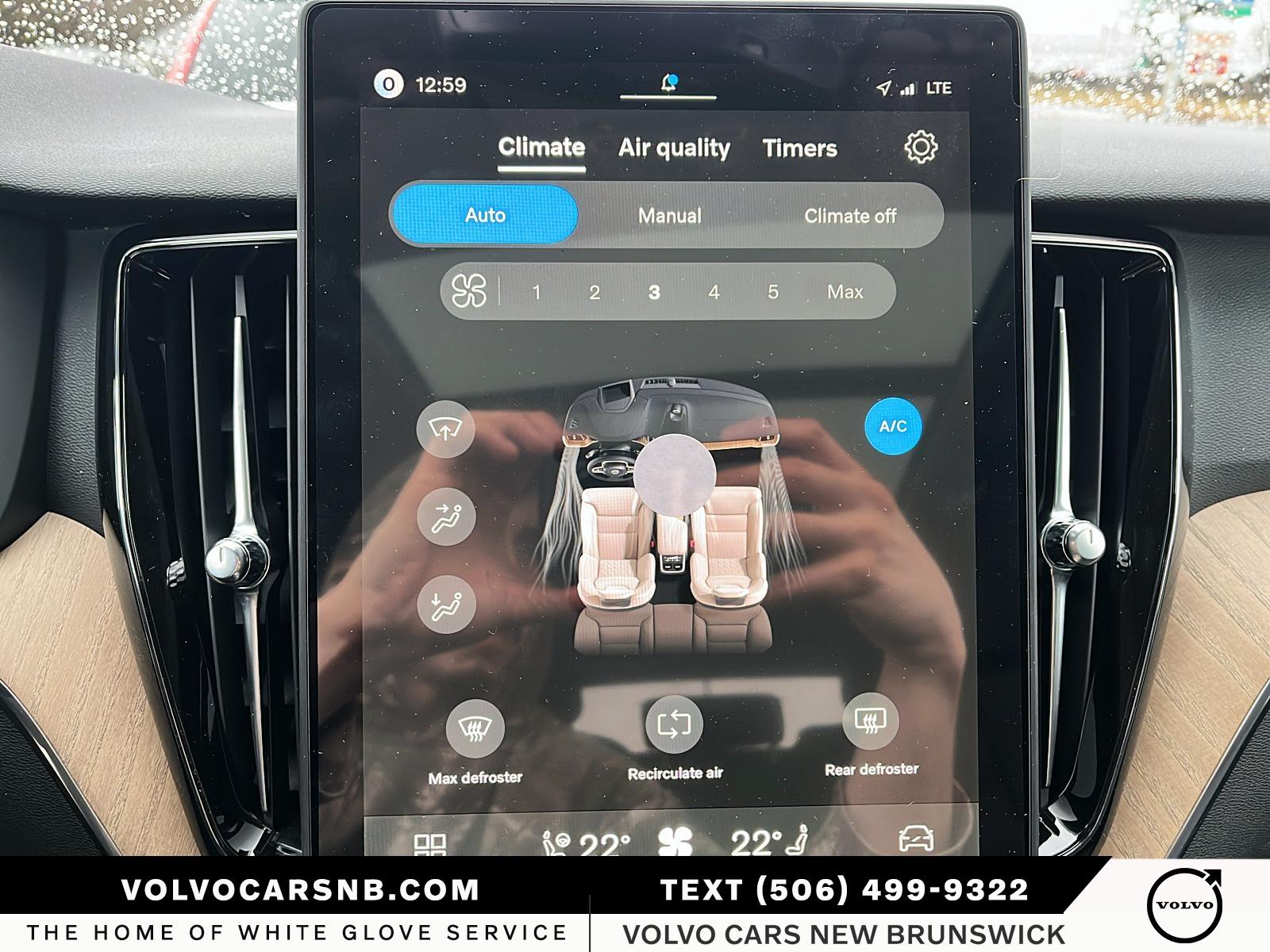 2026 Volvo XC60 B5 Plus Dark Theme