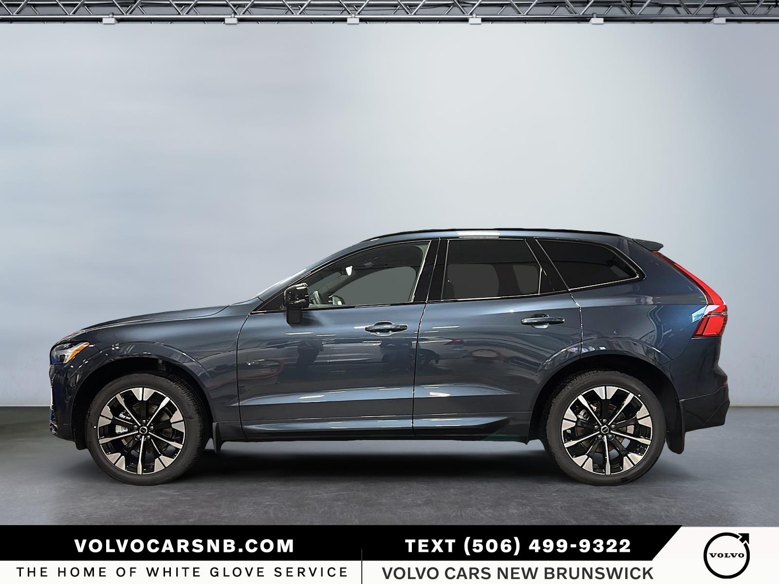 2026 Volvo XC60 B5 Plus Dark Theme