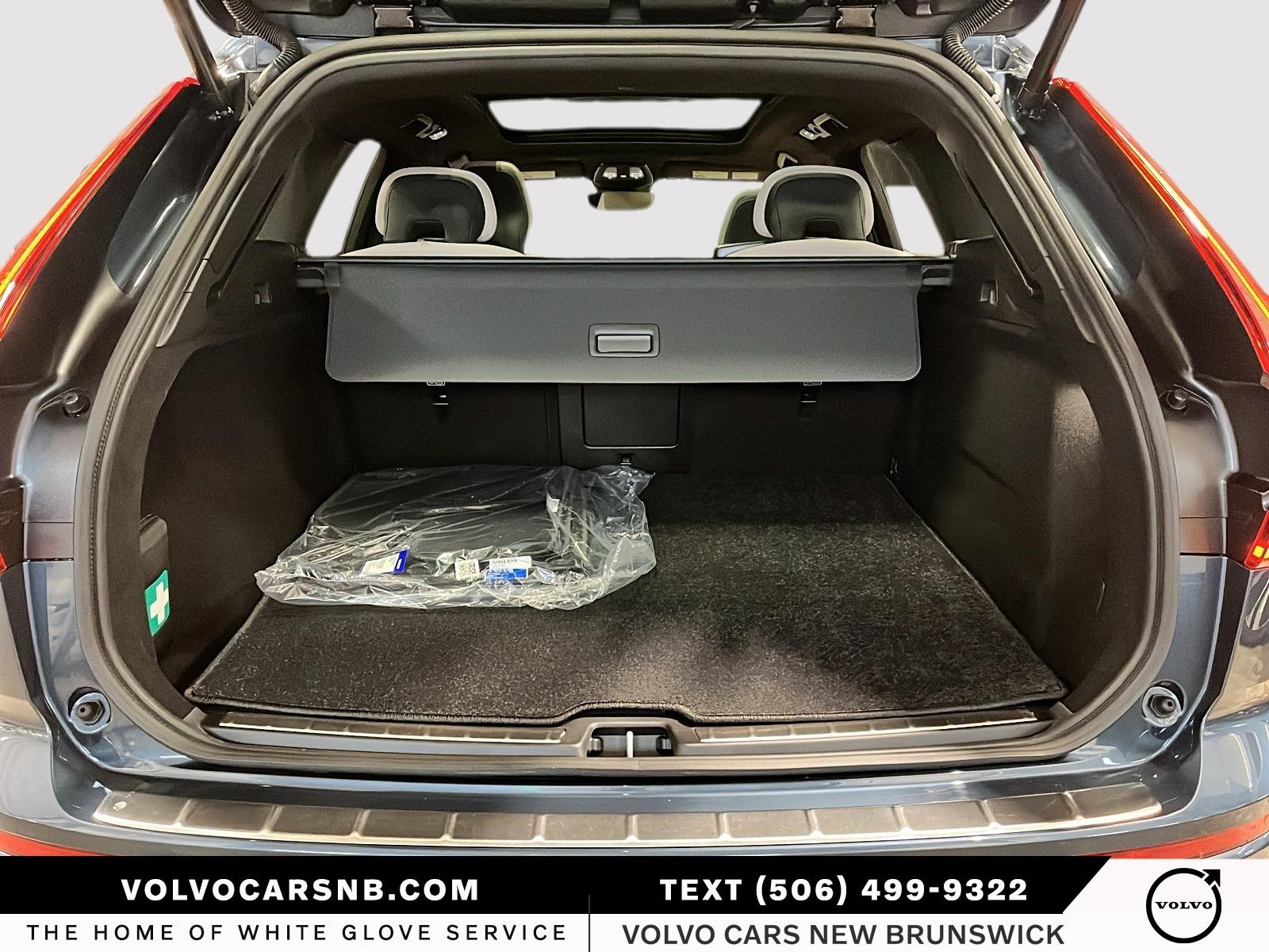 2026 Volvo XC60 B5 Plus Dark Theme