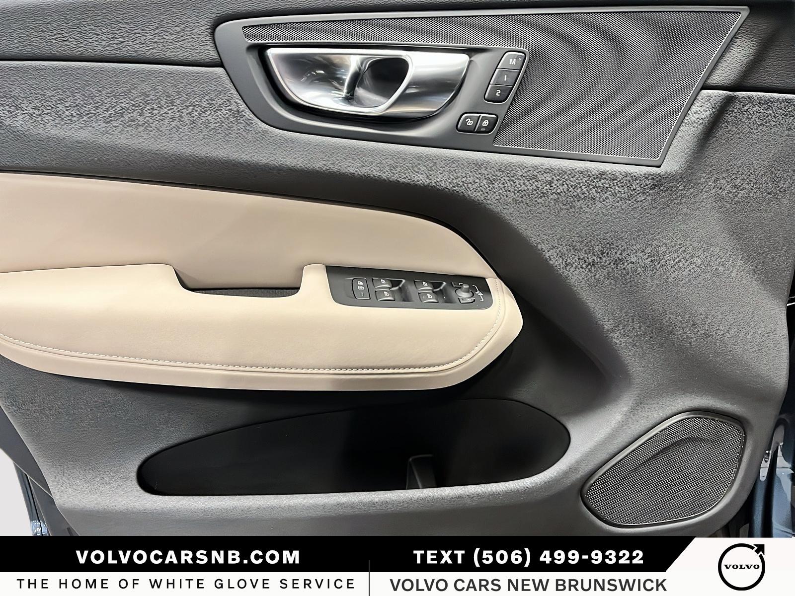 2026 Volvo XC60 B5 Plus Dark Theme