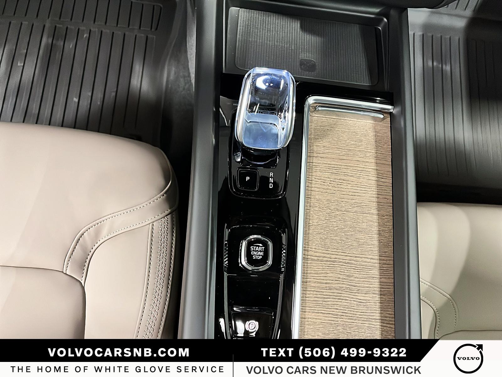 2026 Volvo XC60 B5 Plus Dark Theme