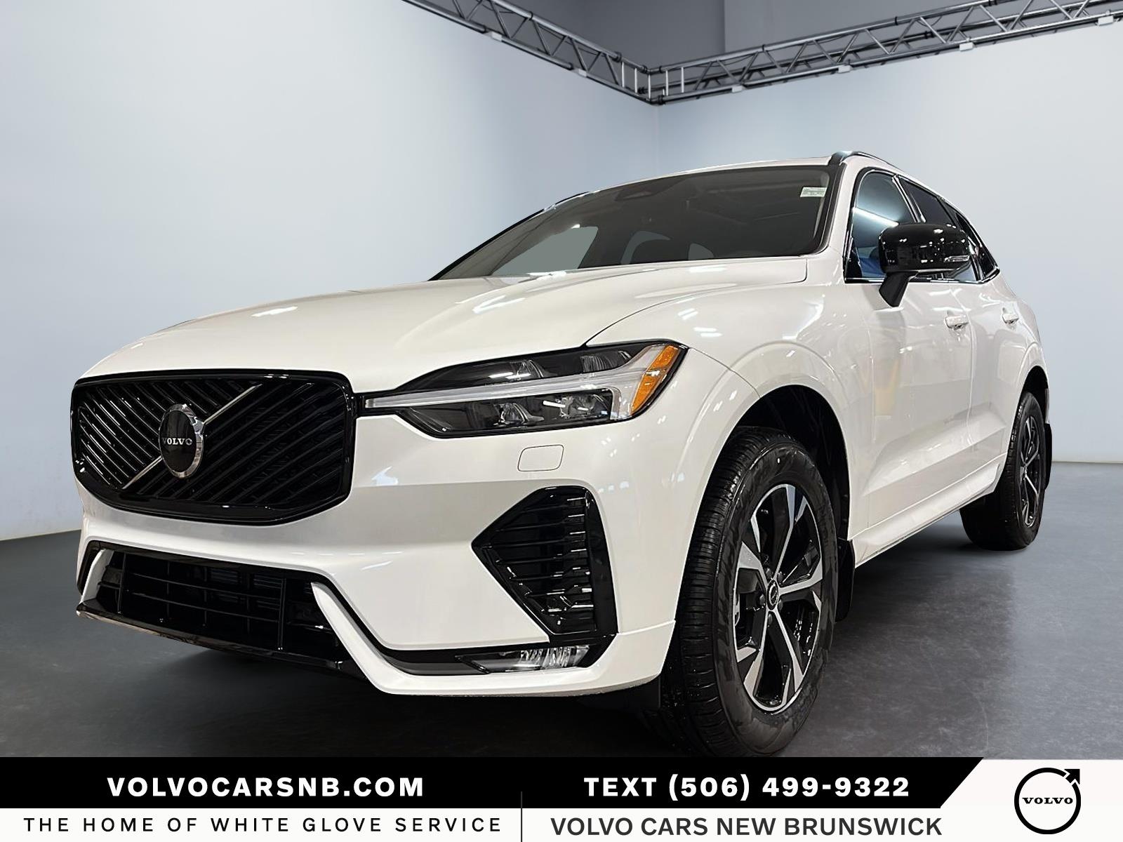 2026 Volvo XC60  B5 Core Dark Theme