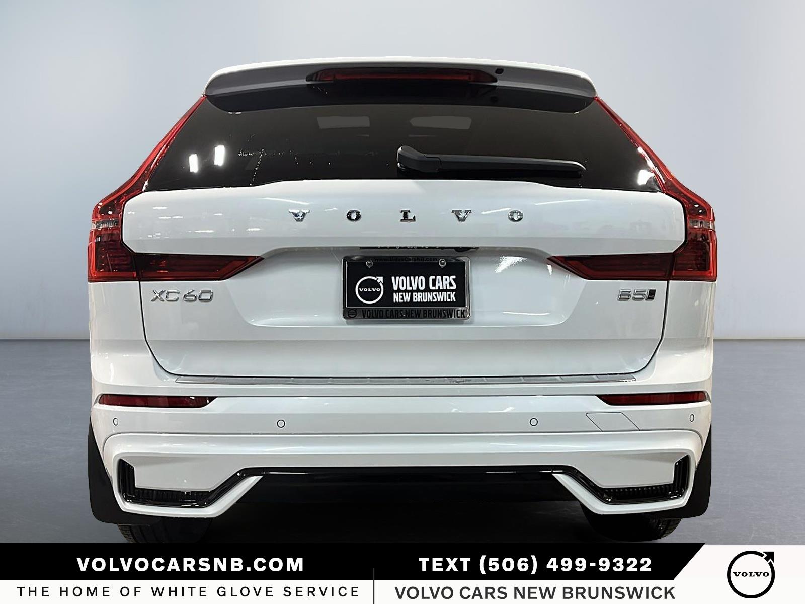 2026 Volvo XC60 B5 Core Dark Theme