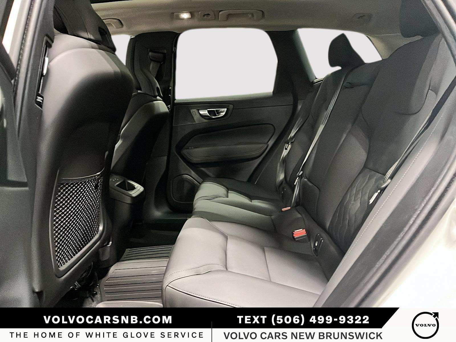 2026 Volvo XC60 B5 Core Dark Theme