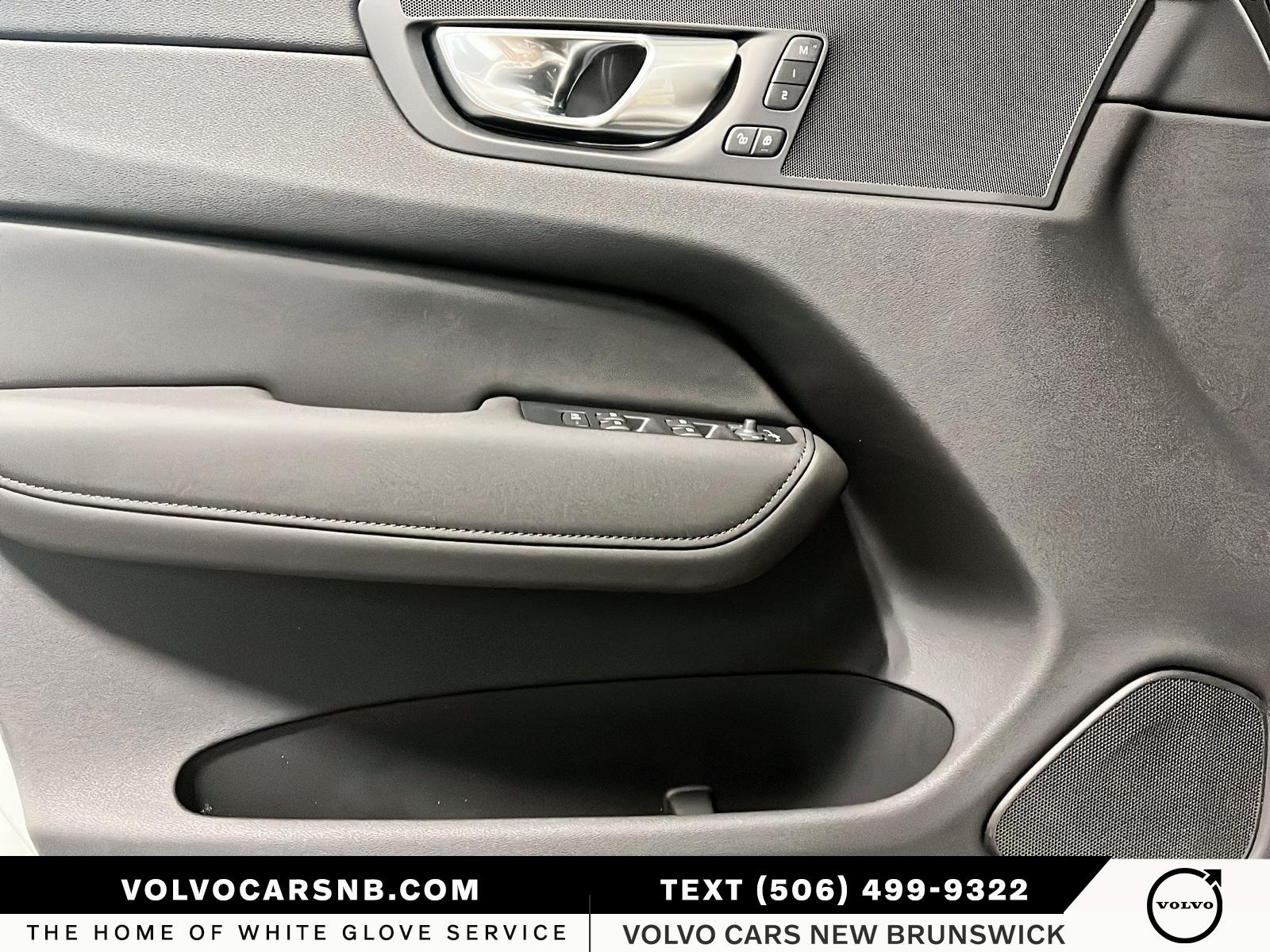 2026 Volvo XC60 B5 Core Dark Theme