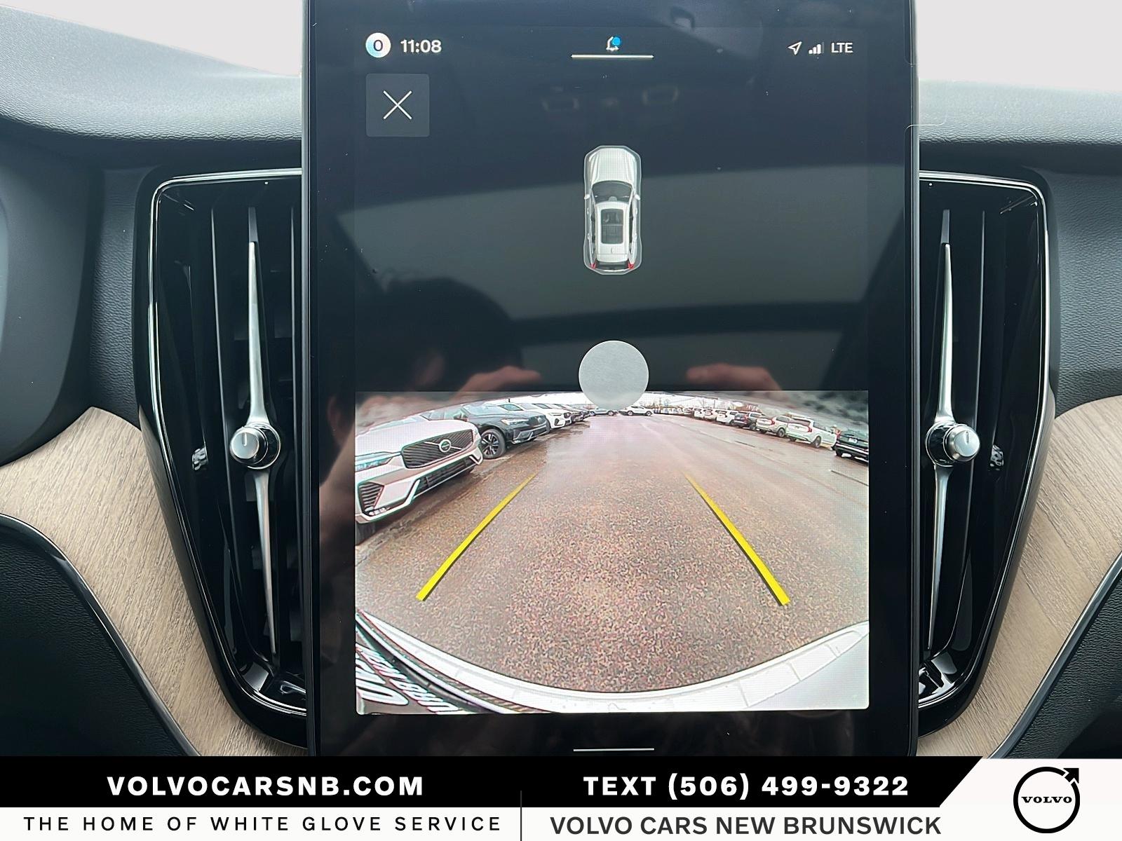 2026 Volvo XC60 B5 Core Dark Theme