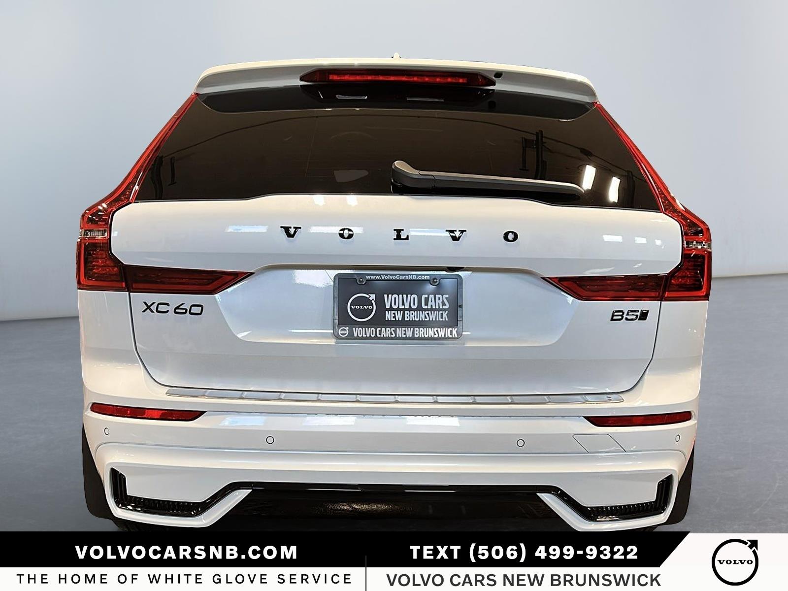 2026 Volvo XC60 B5 Ultra Black Edition