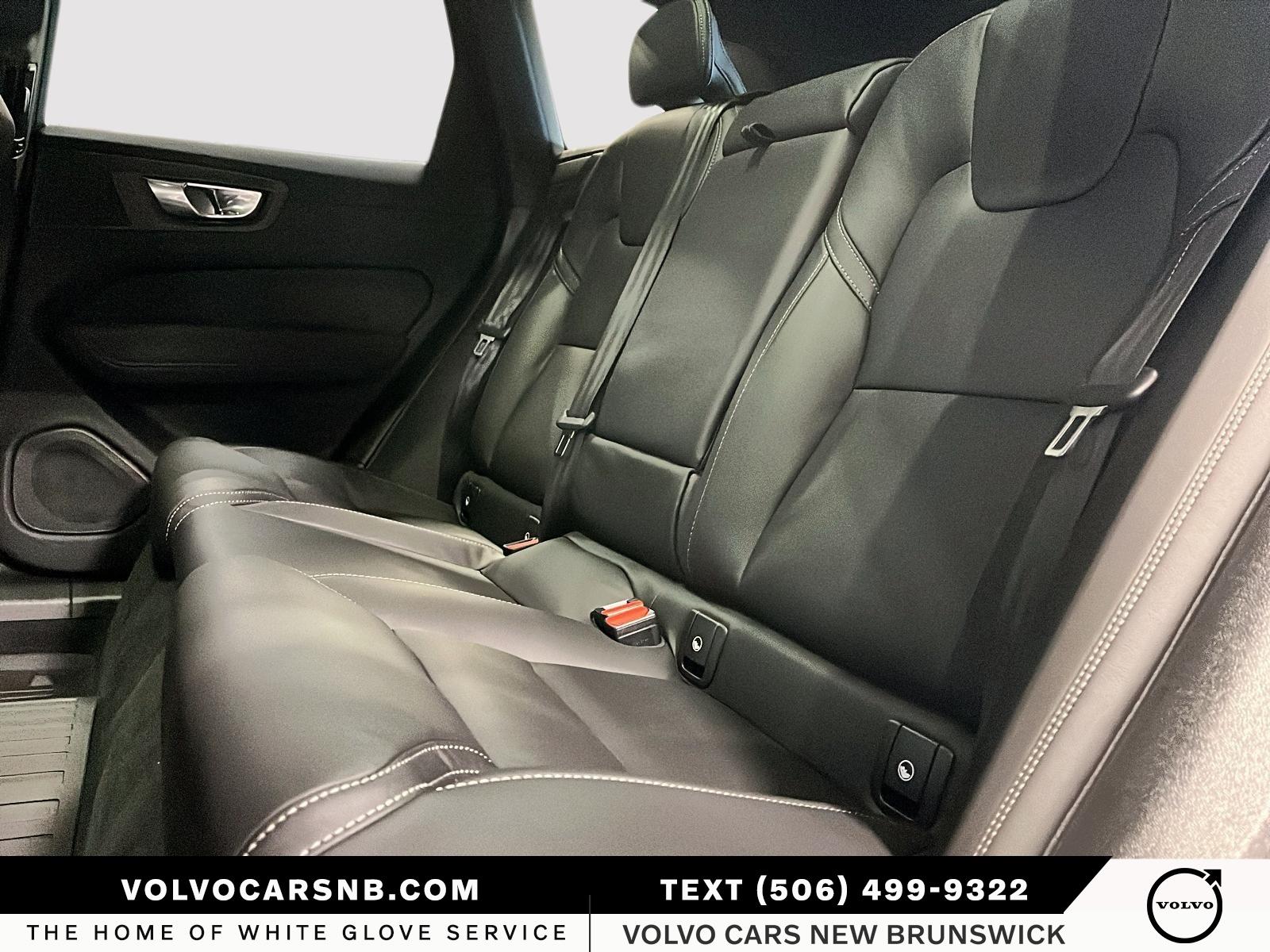 2026 Volvo XC60 B5 Ultra Black Edition