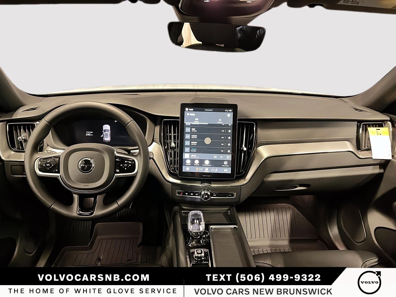 2026 Volvo XC60 B5 Ultra Black Edition