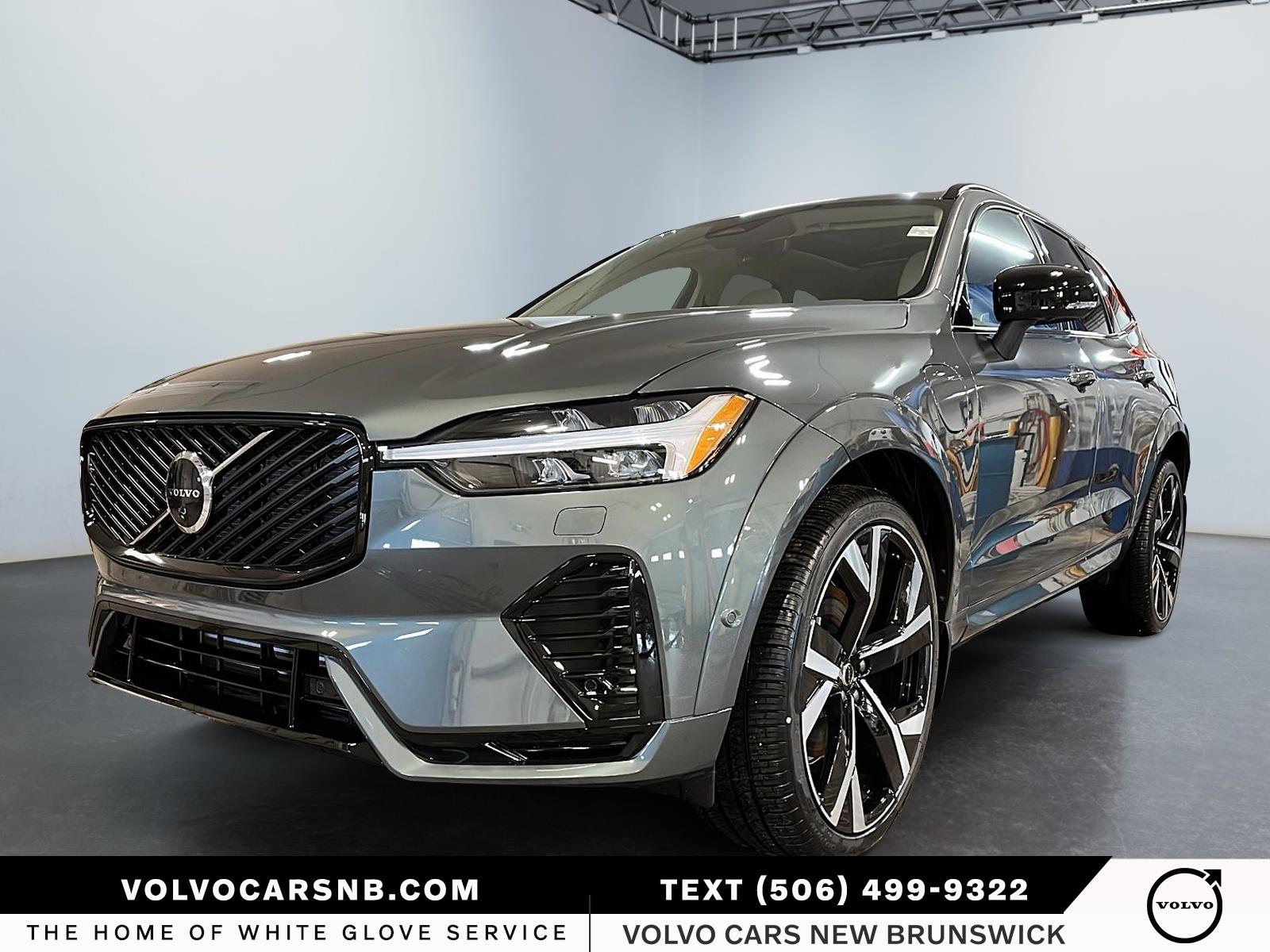 2026 Volvo XC60 Plug-In Hybrid  T8 Ultra Dark Theme