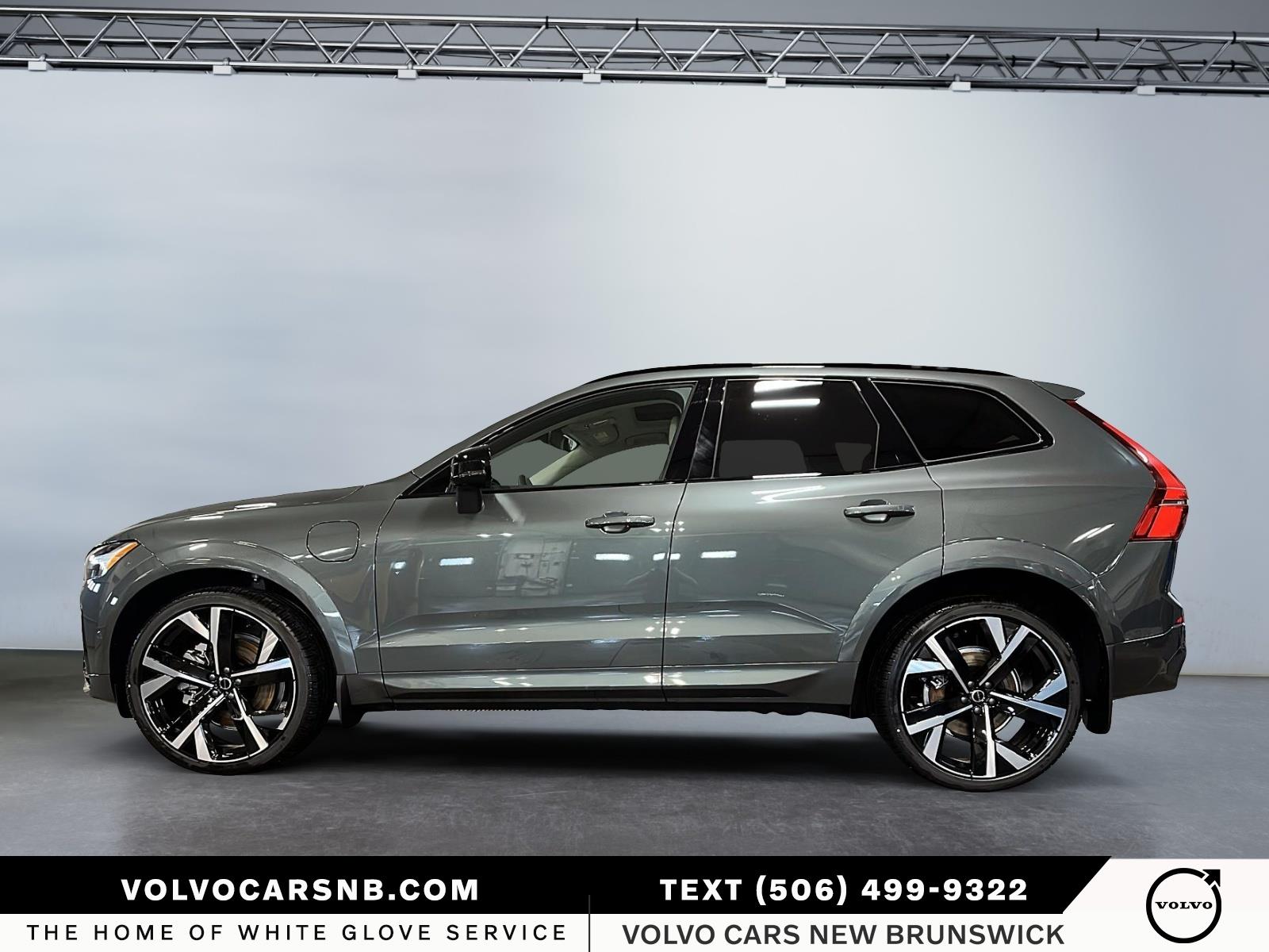 2026 Volvo XC60 Plug-In Hybrid T8 Ultra Dark Theme