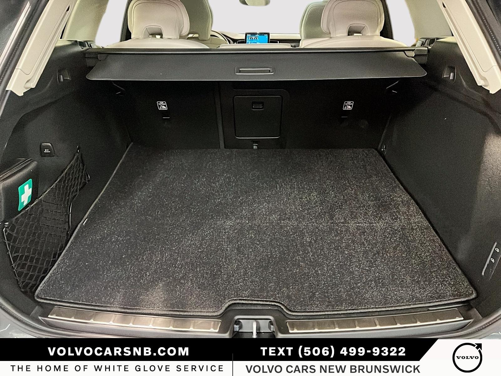 2026 Volvo XC60 Plug-In Hybrid T8 Ultra Dark Theme