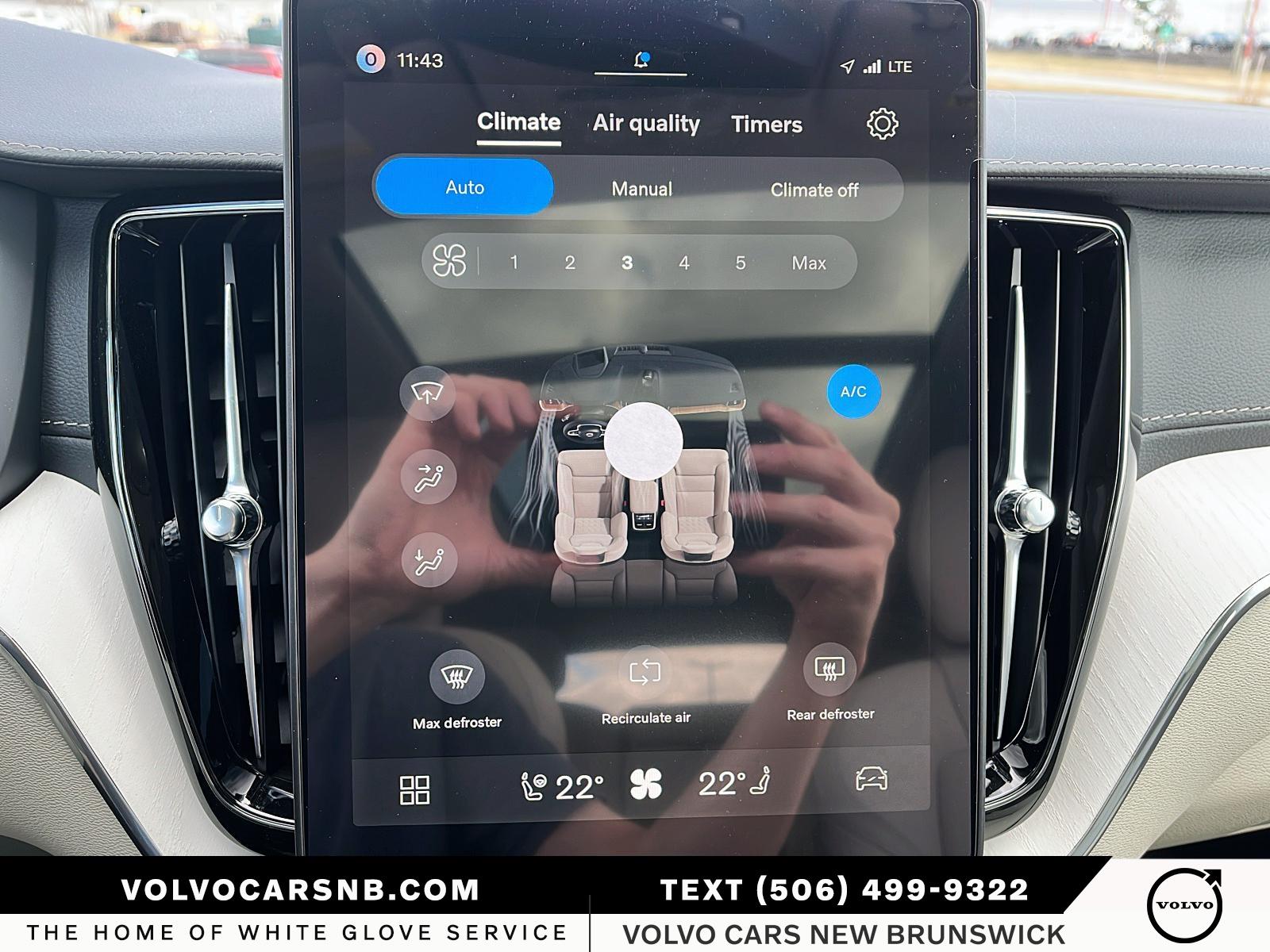 2026 Volvo XC60 Plug-In Hybrid T8 Ultra Dark Theme