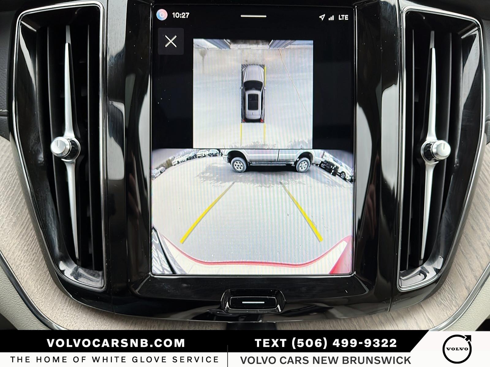 2024 Volvo XC60 B5 Ultimate Dark Theme