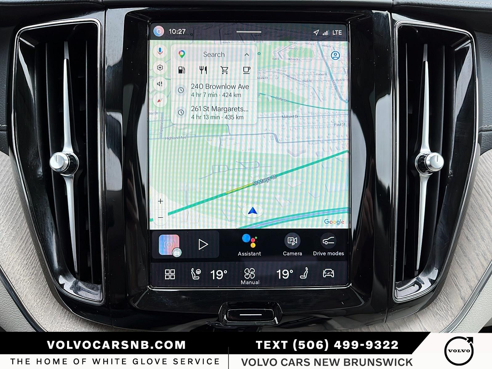 2024 Volvo XC60 B5 Ultimate Dark Theme