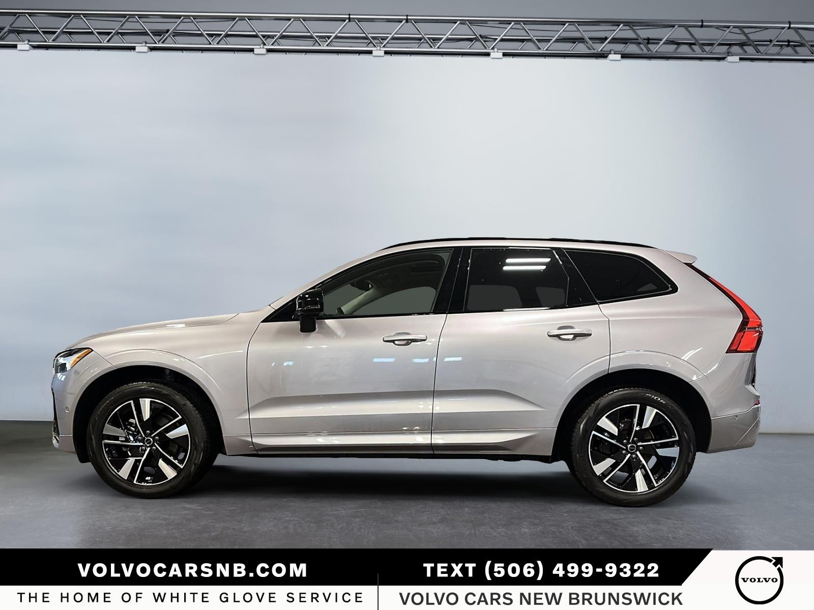 2026 Volvo XC60 B5 Plus Dark Theme