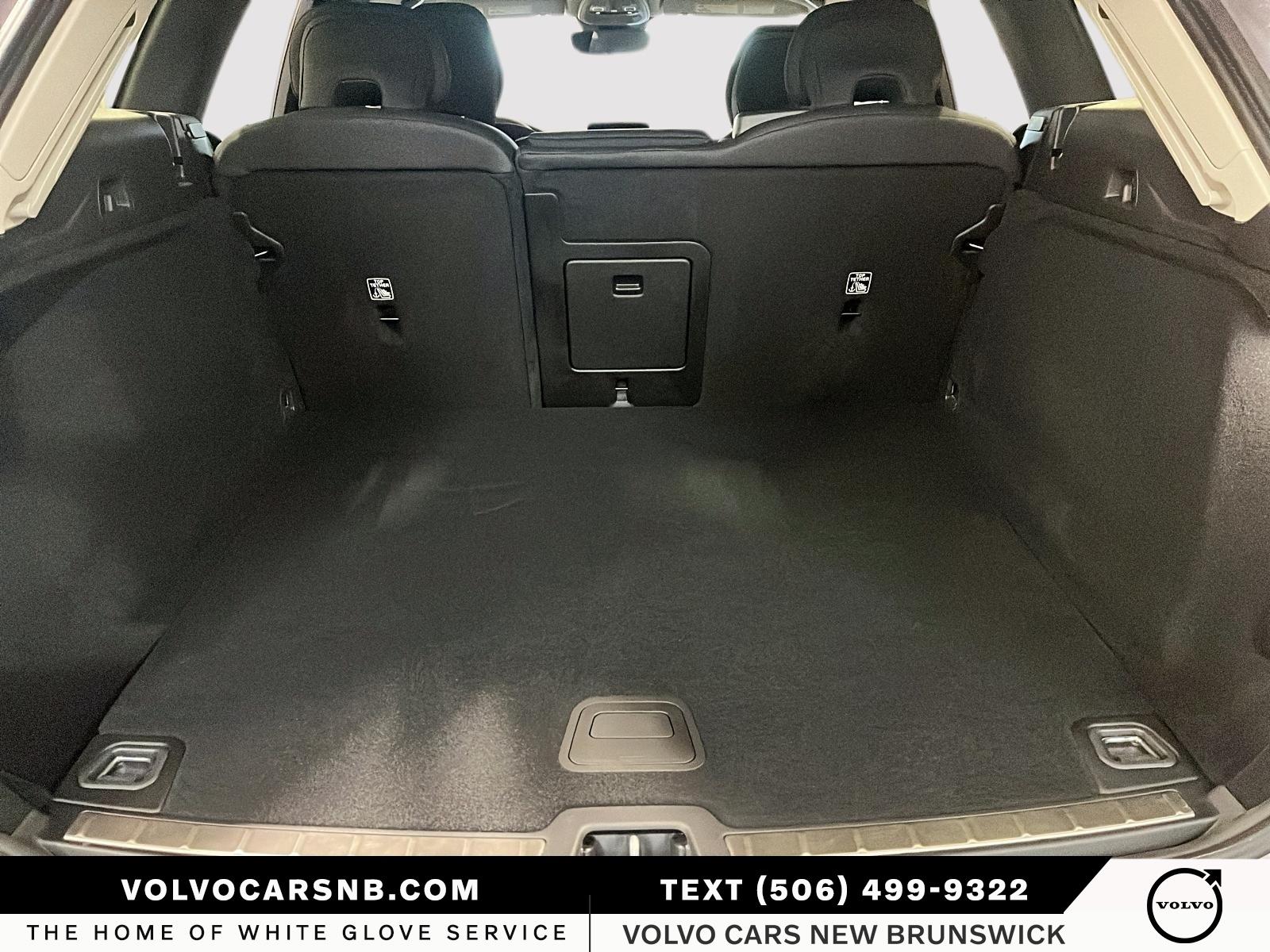 2026 Volvo XC60 B5 Plus Dark Theme