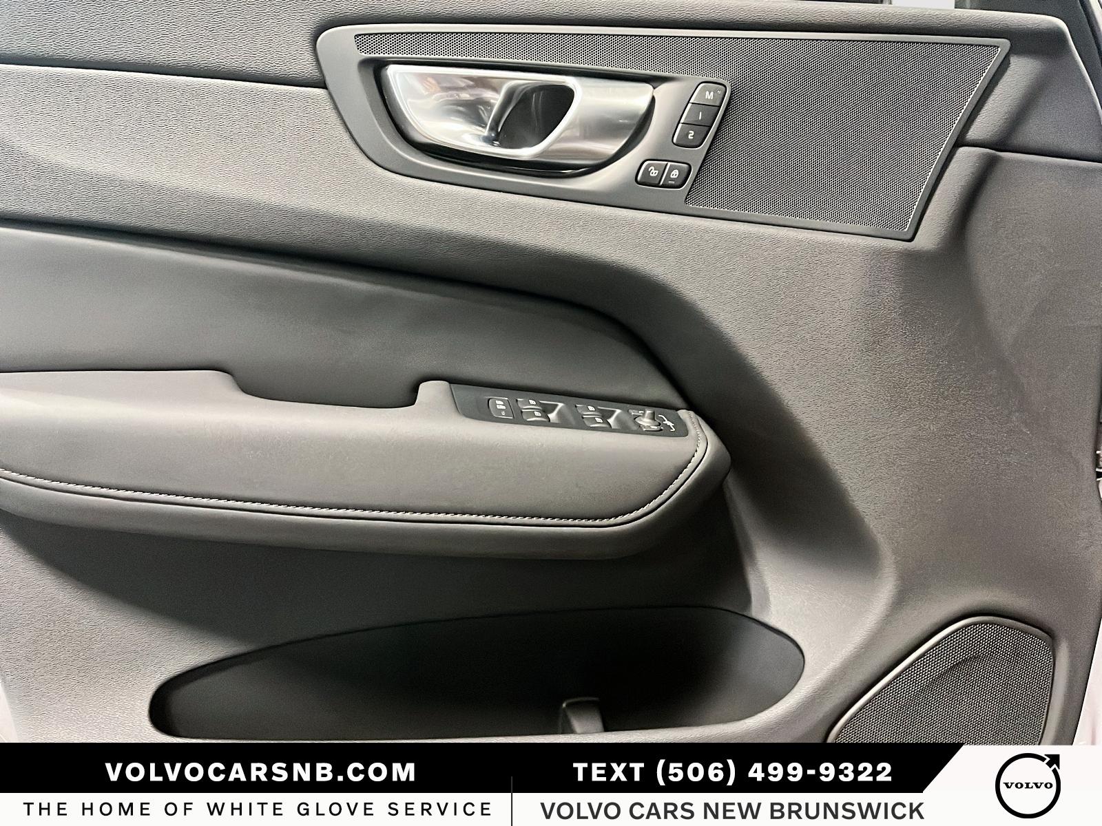 2026 Volvo XC60 B5 Plus Dark Theme