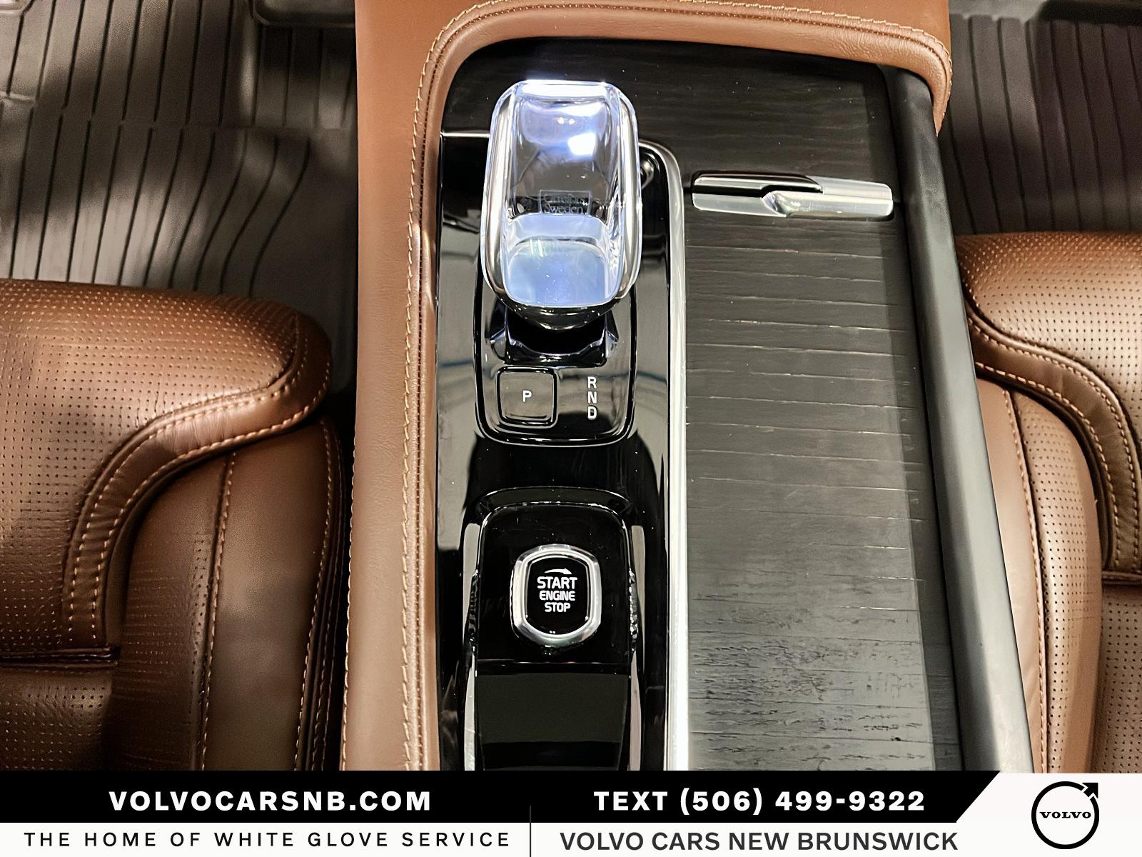 2024 Volvo XC90 B6 Ultimate Bright Theme