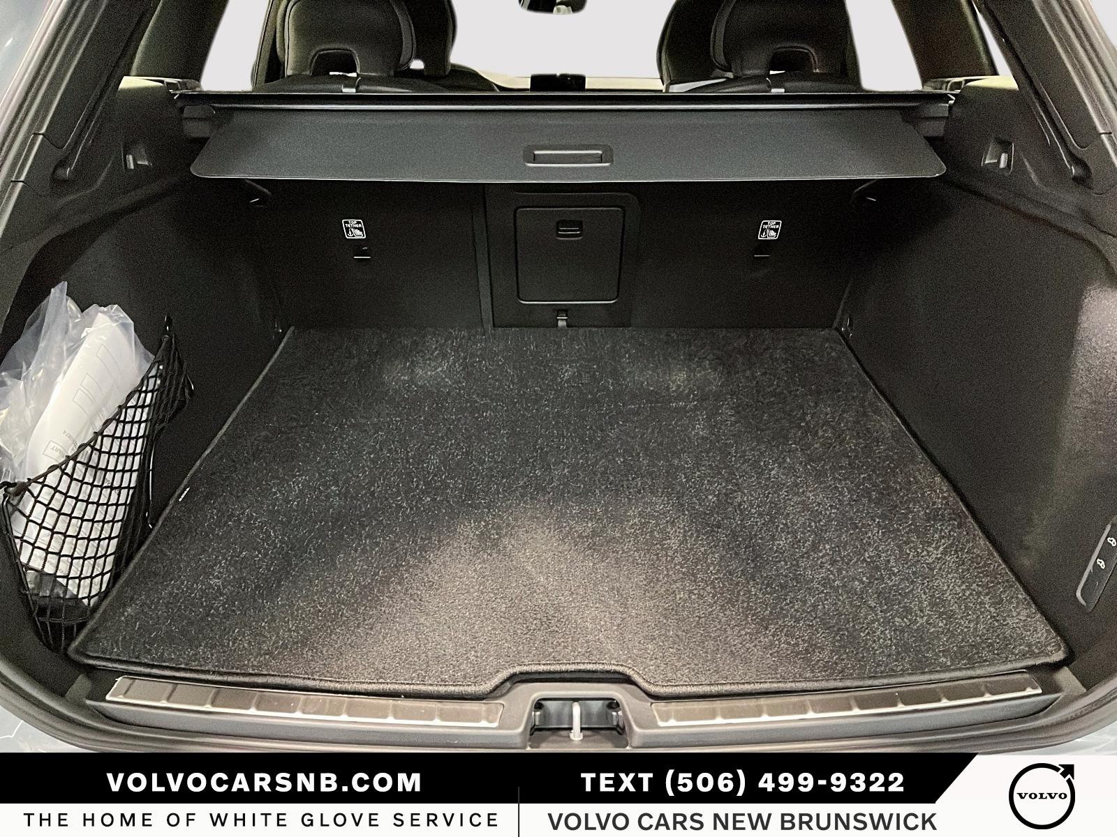 2026 Volvo XC60 B5 Ultra Black Edition