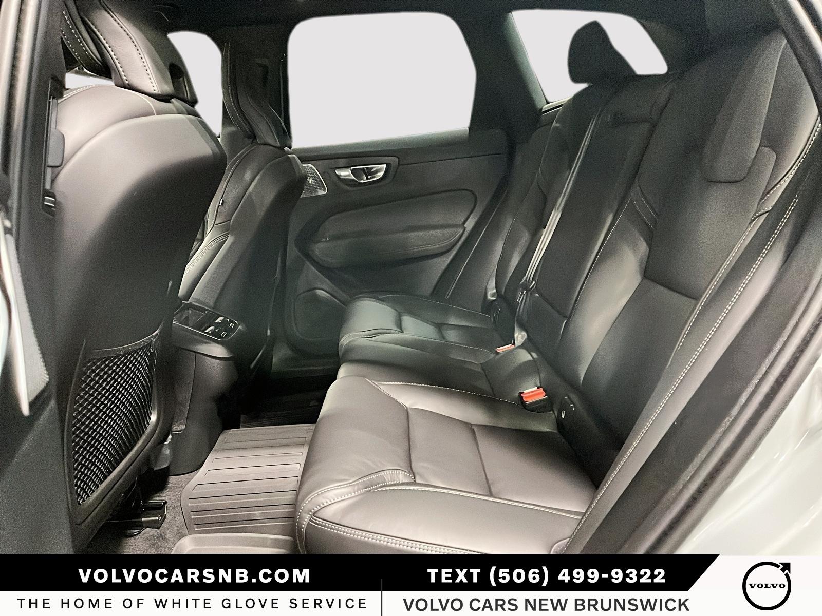 2026 Volvo XC60 B5 Ultra Black Edition