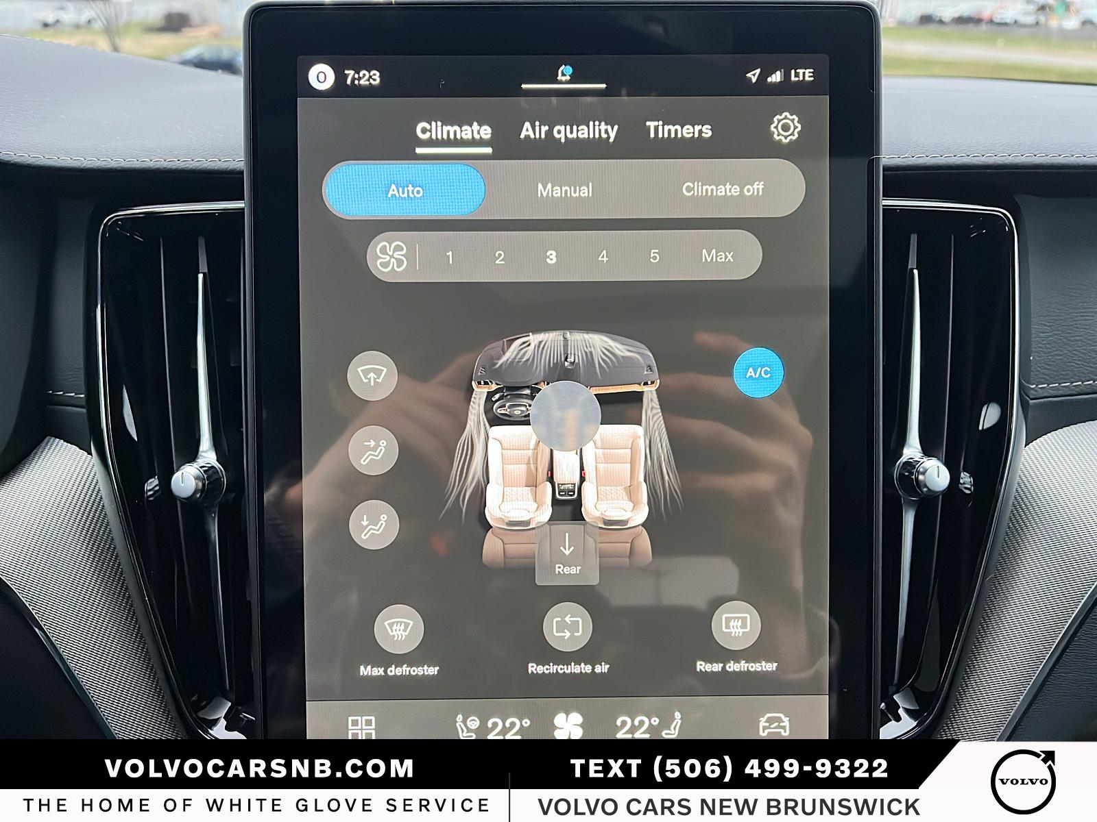 2026 Volvo XC60 B5 Ultra Black Edition