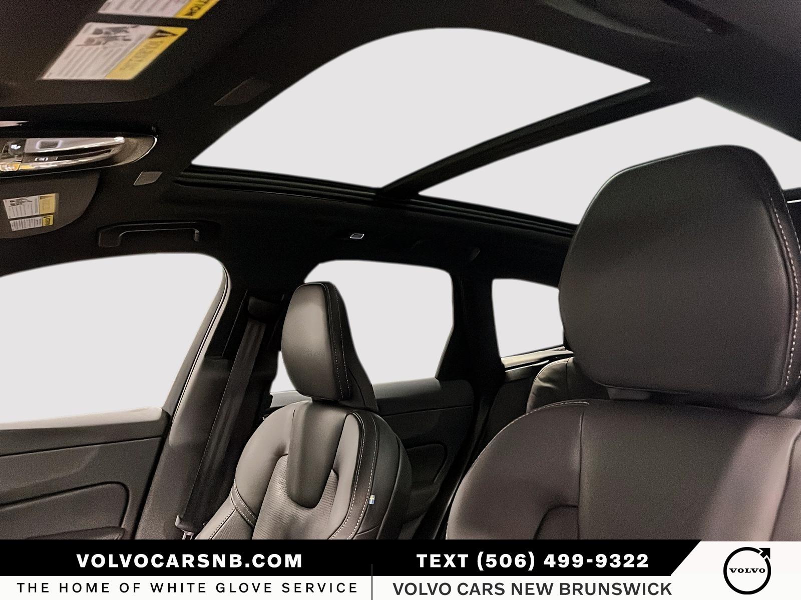 2026 Volvo XC60 B5 Ultra Black Edition