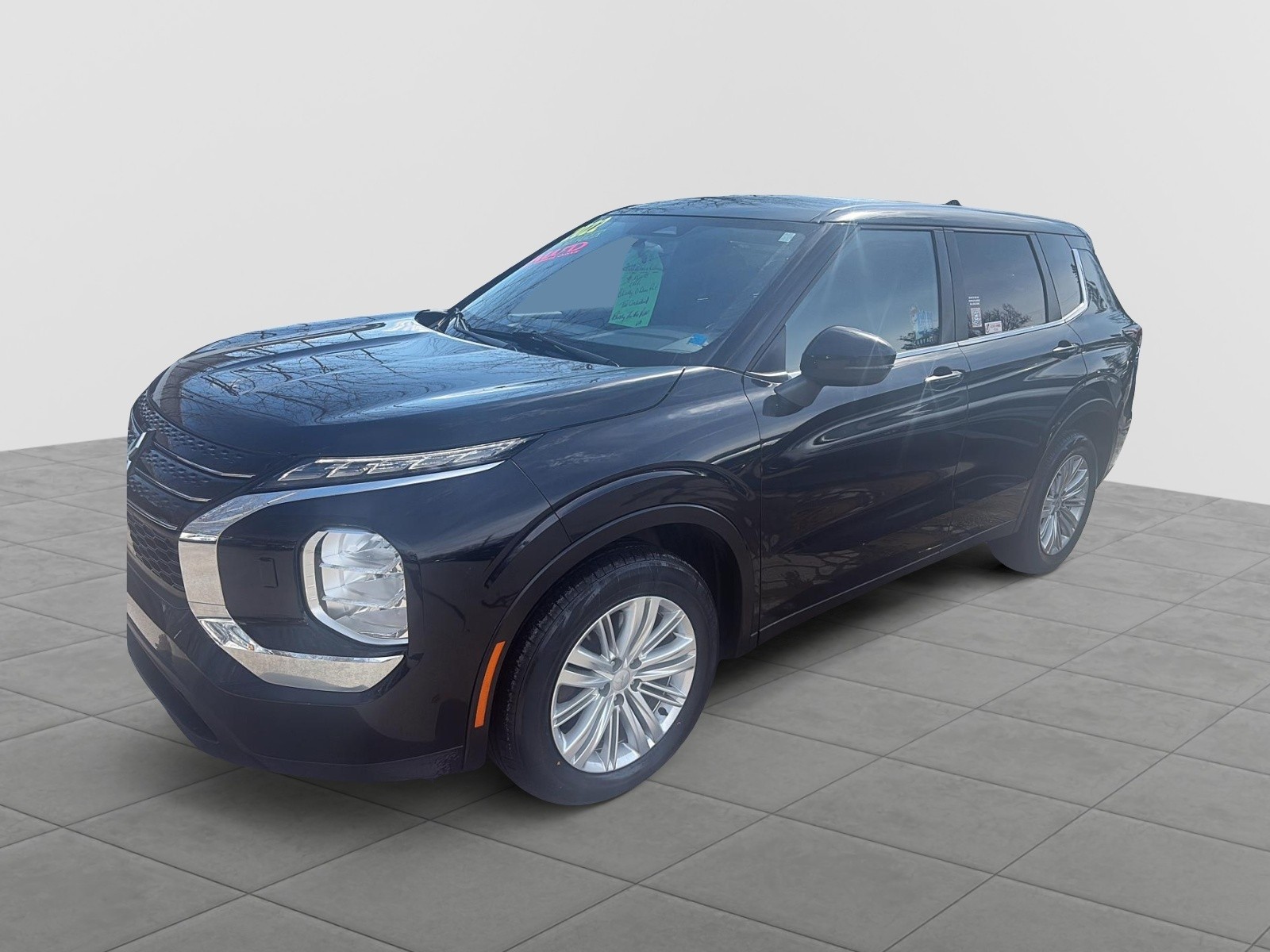 2022 Mitsubishi Outlander  ES