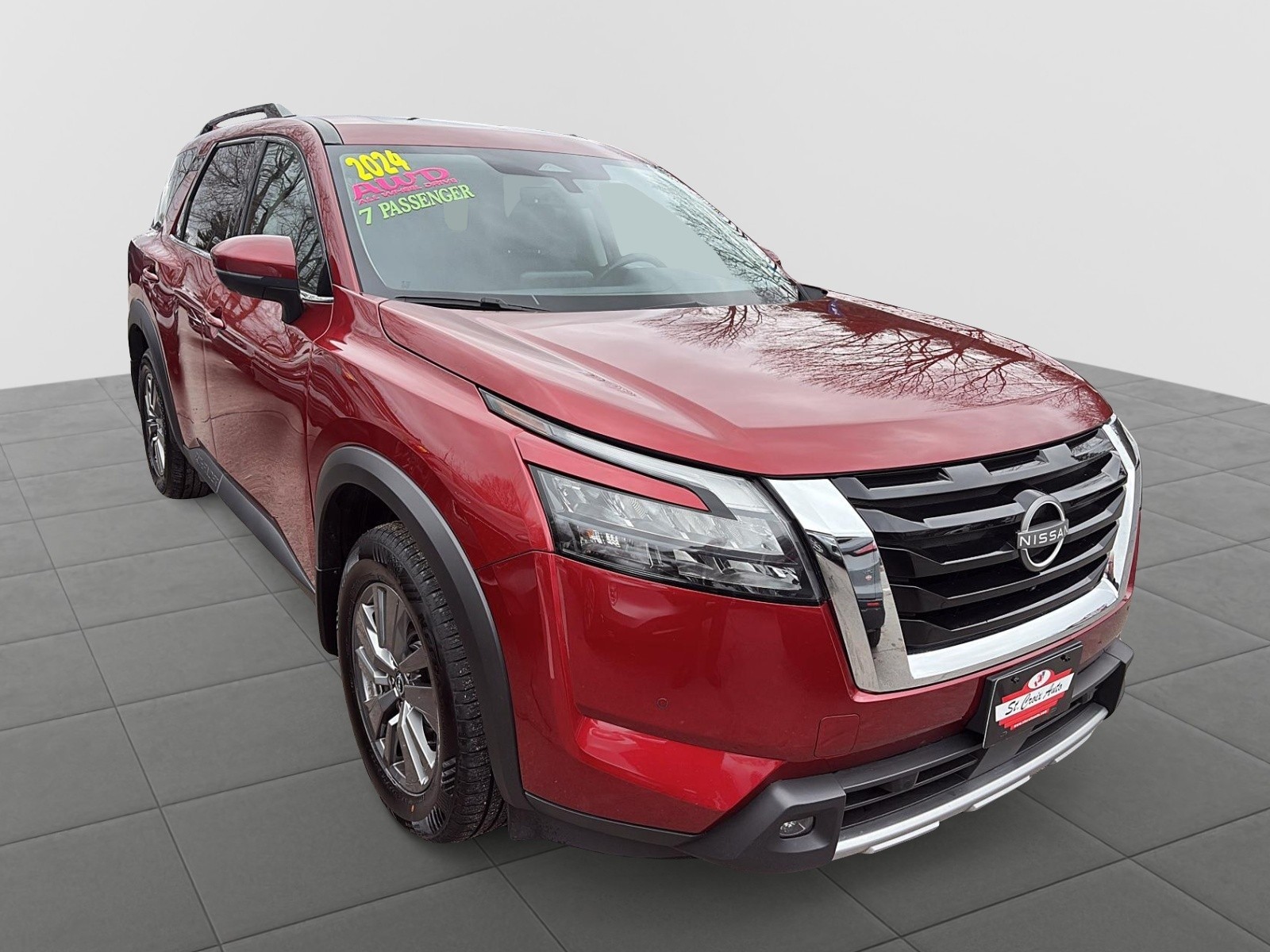 2024 Nissan Pathfinder SV