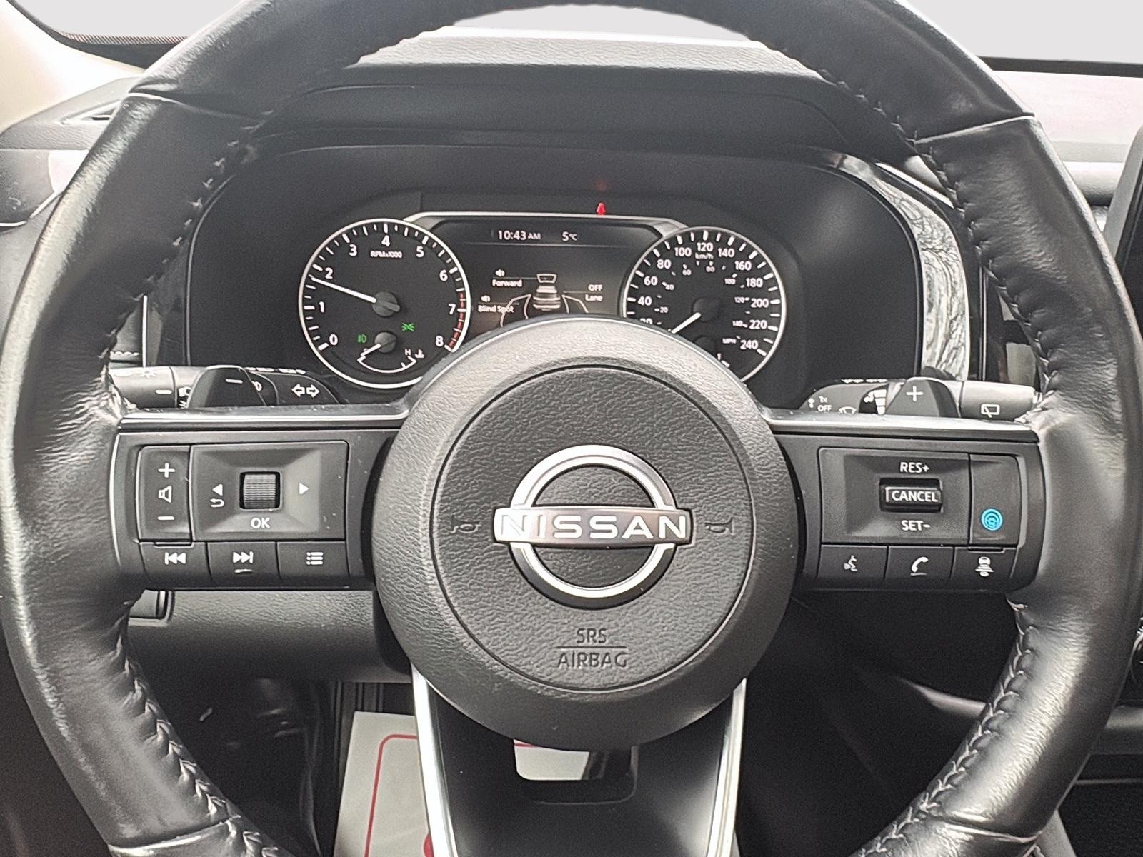 2024 Nissan Pathfinder SV