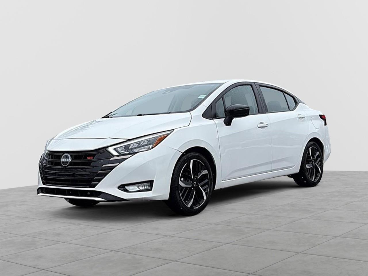 2023 Nissan Versa SR FWD