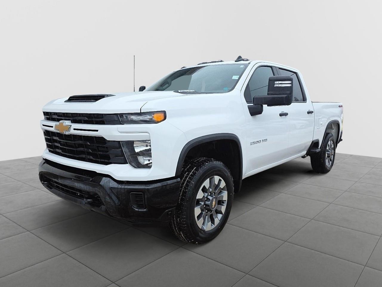 2024 Chevrolet Silverado 2500HD Custom Crew Cab 4WD