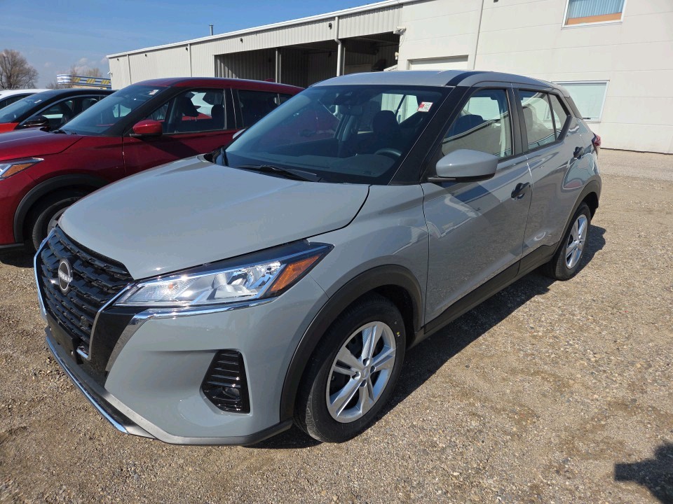 Nissan Kicks Play S FWD 2025