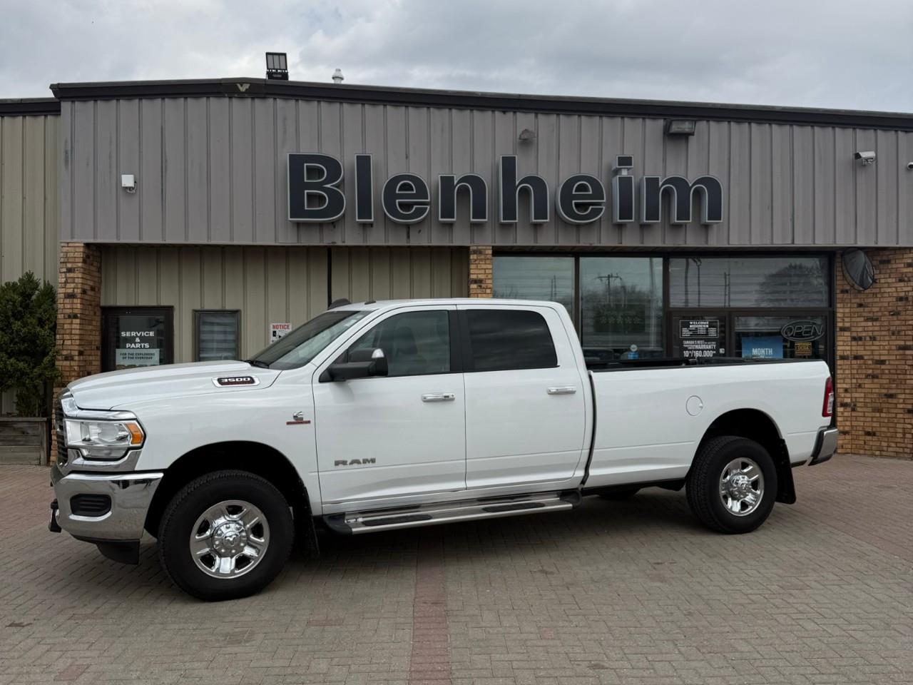 Bright White Clearcoat 2019 RAM 3500 Pickup Truck Four-Wheel Drive 8-Speed Automatic