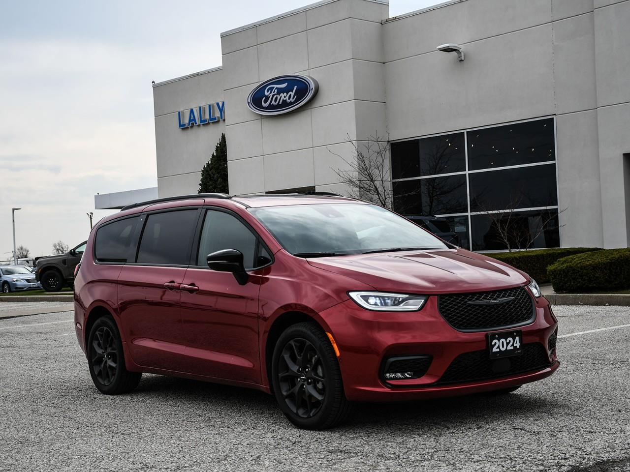 2024 Chrysler Pacifica Limited AWD