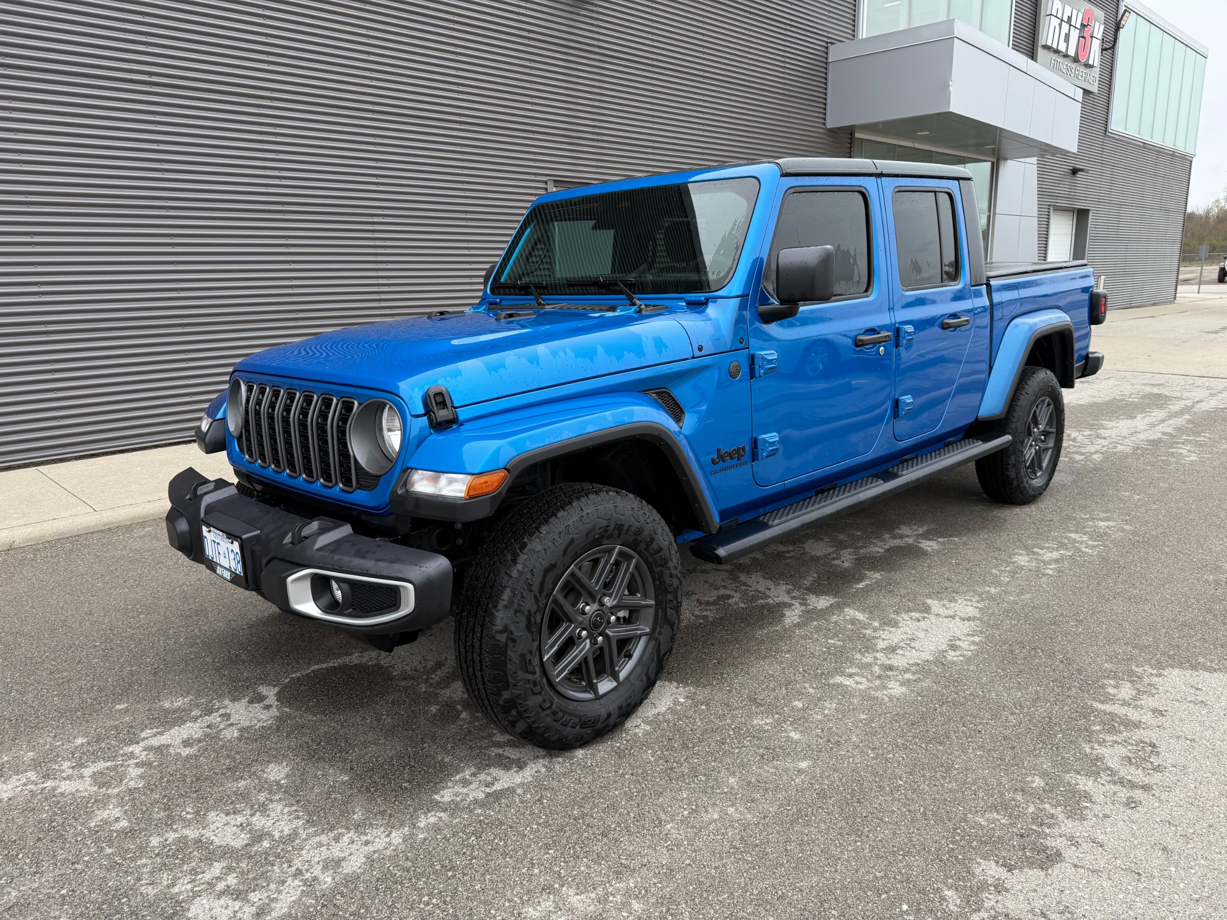 Jeep Gladiator Sport S Crew Cab 4WD 2026